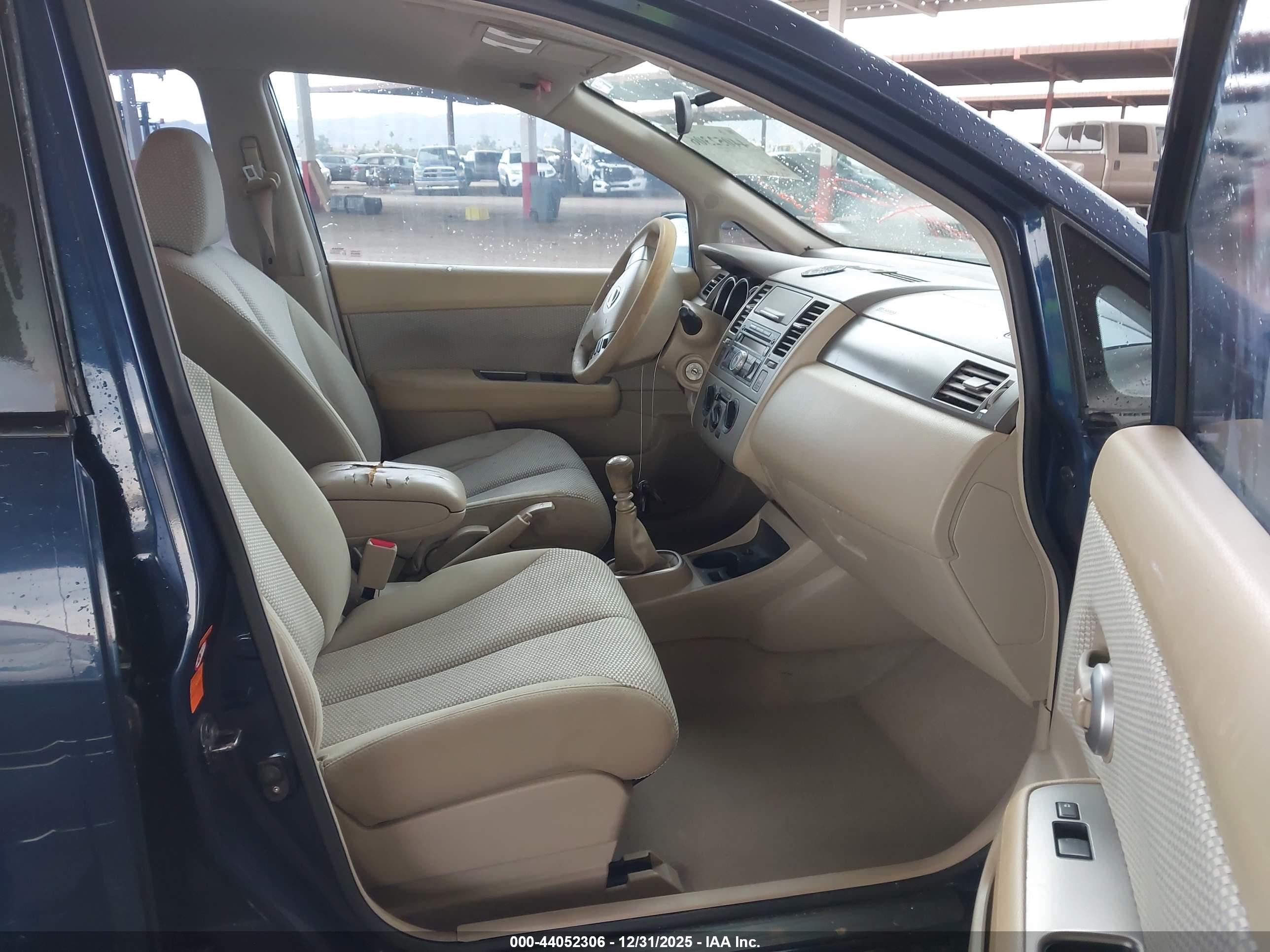 NISSAN VERSA image 5