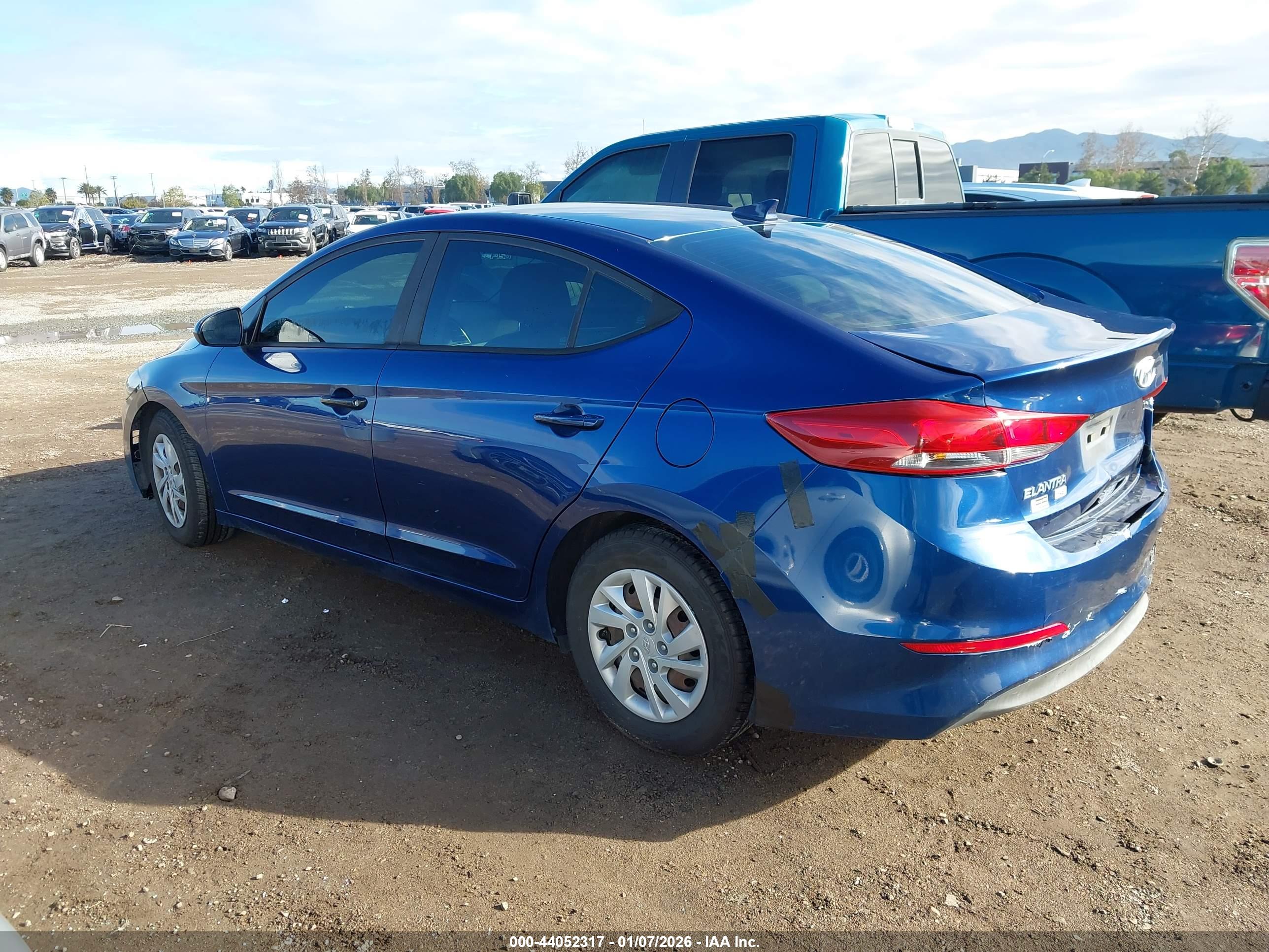HYUNDAI ELANTRA image 3