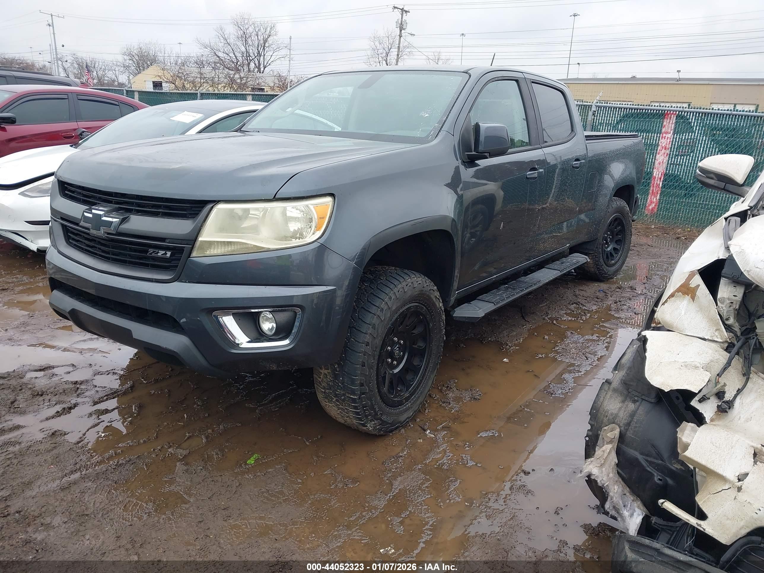 CHEVROLET COLORADO image 2
