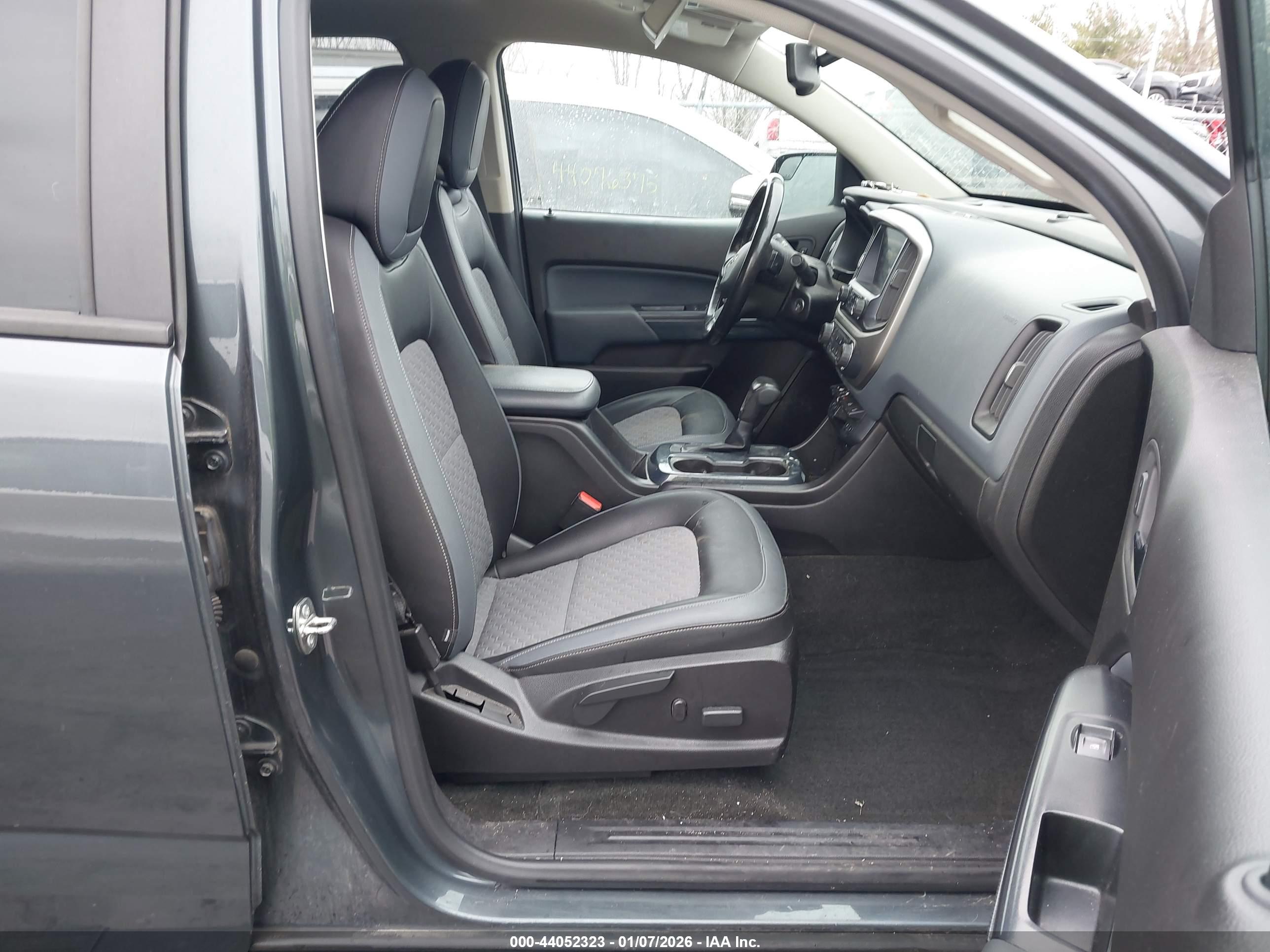 CHEVROLET COLORADO image 5