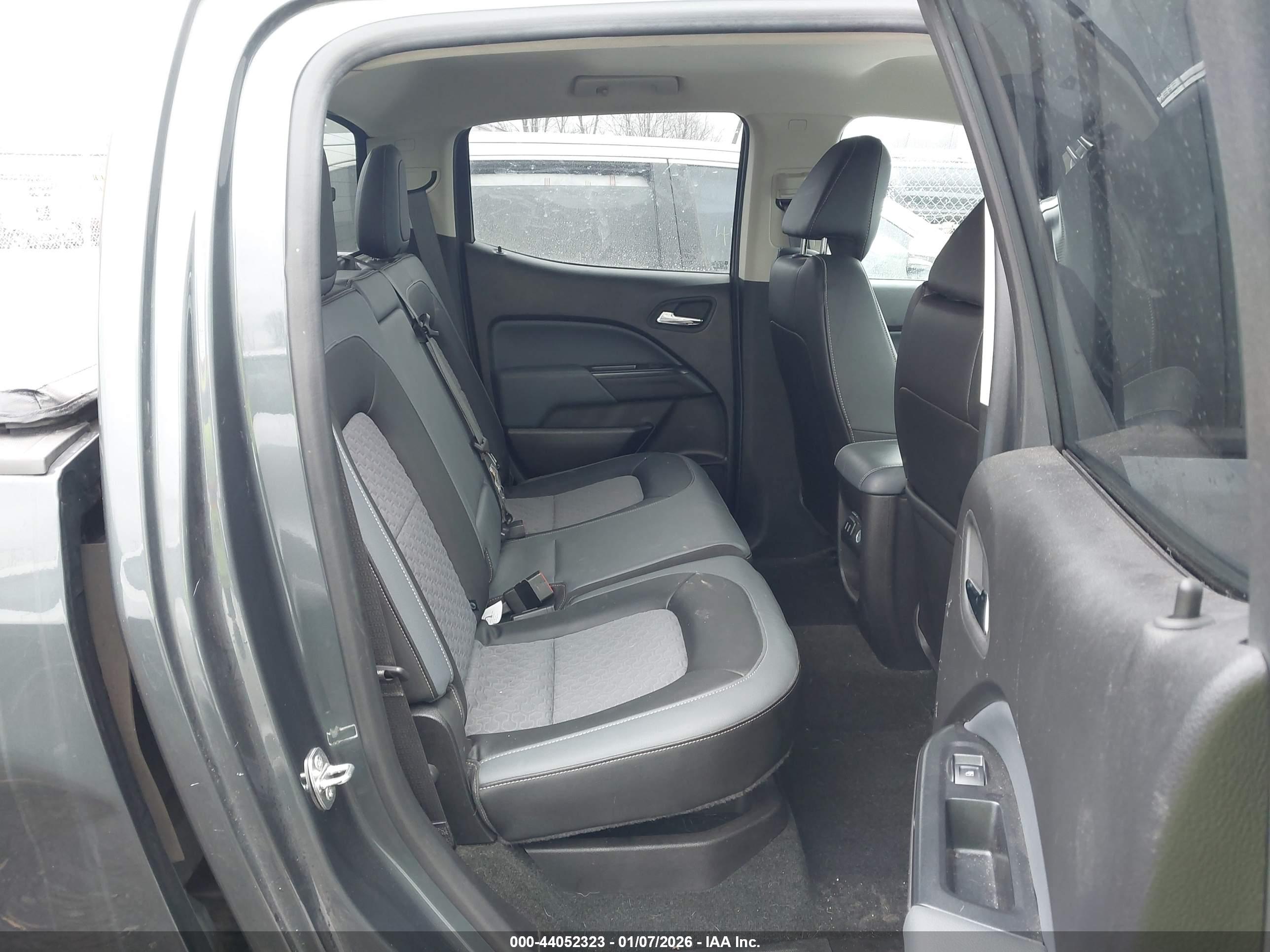 CHEVROLET COLORADO image 8