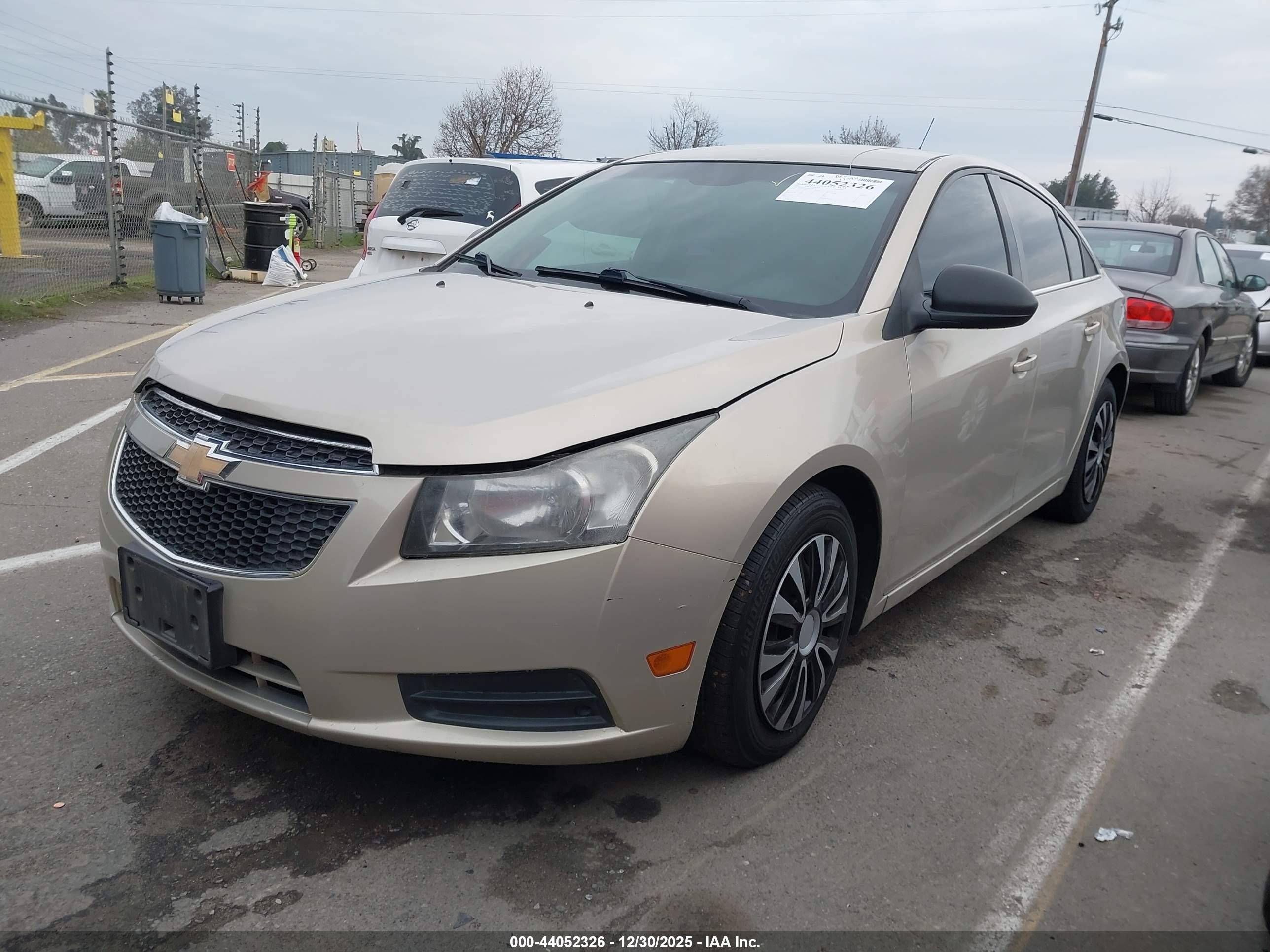 CHEVROLET CRUZE image 2