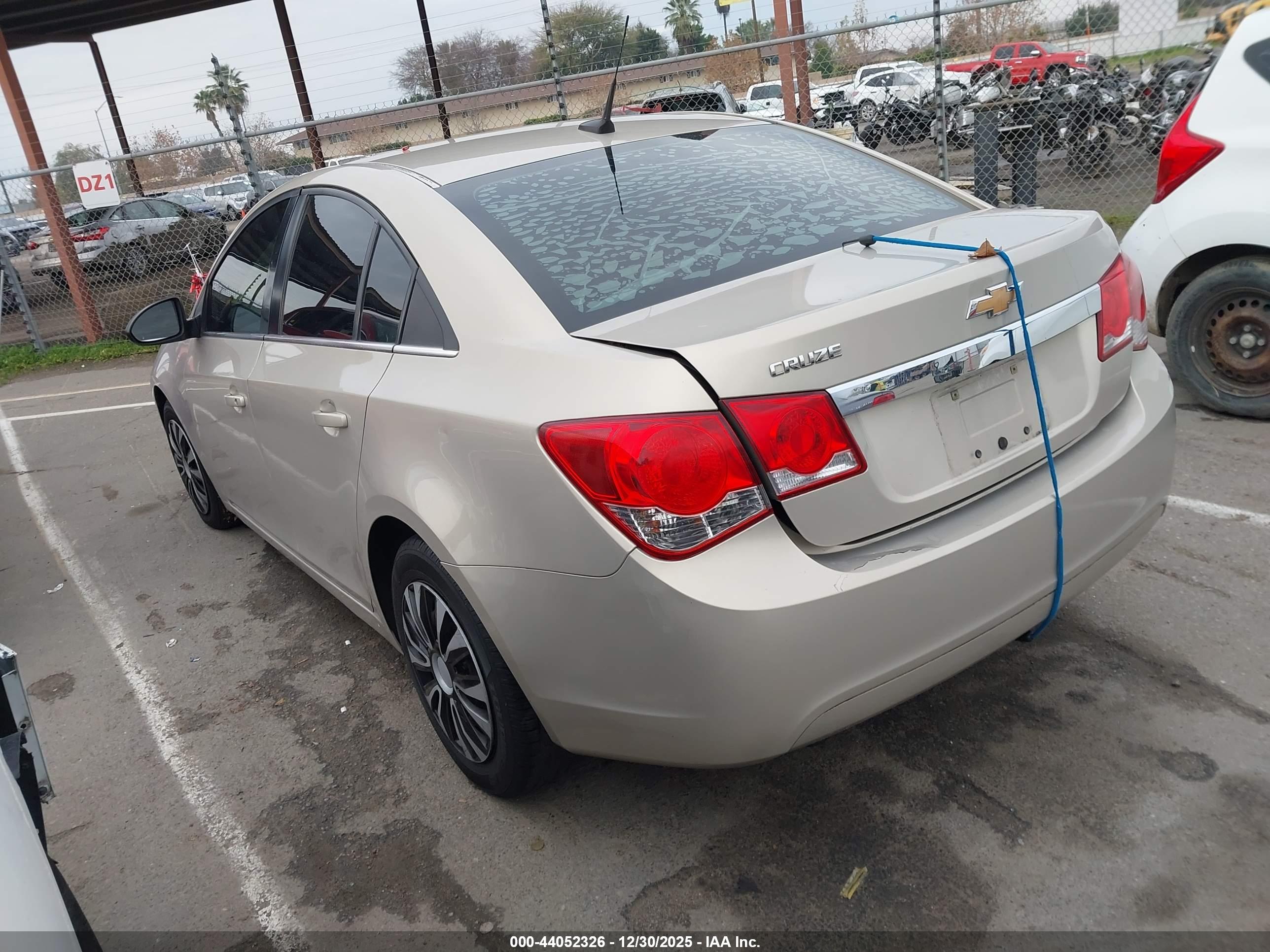 CHEVROLET CRUZE image 3