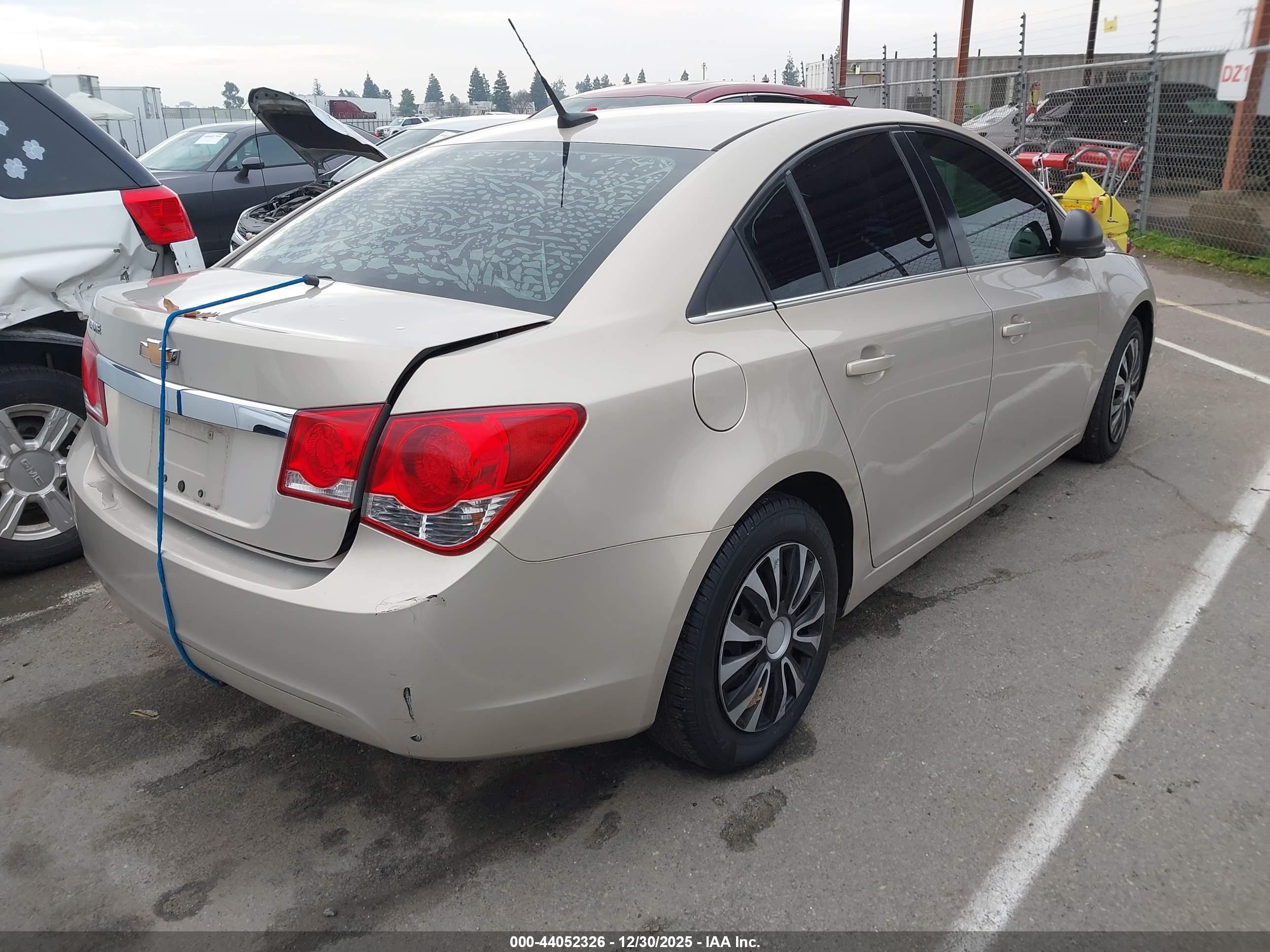 CHEVROLET CRUZE image 4