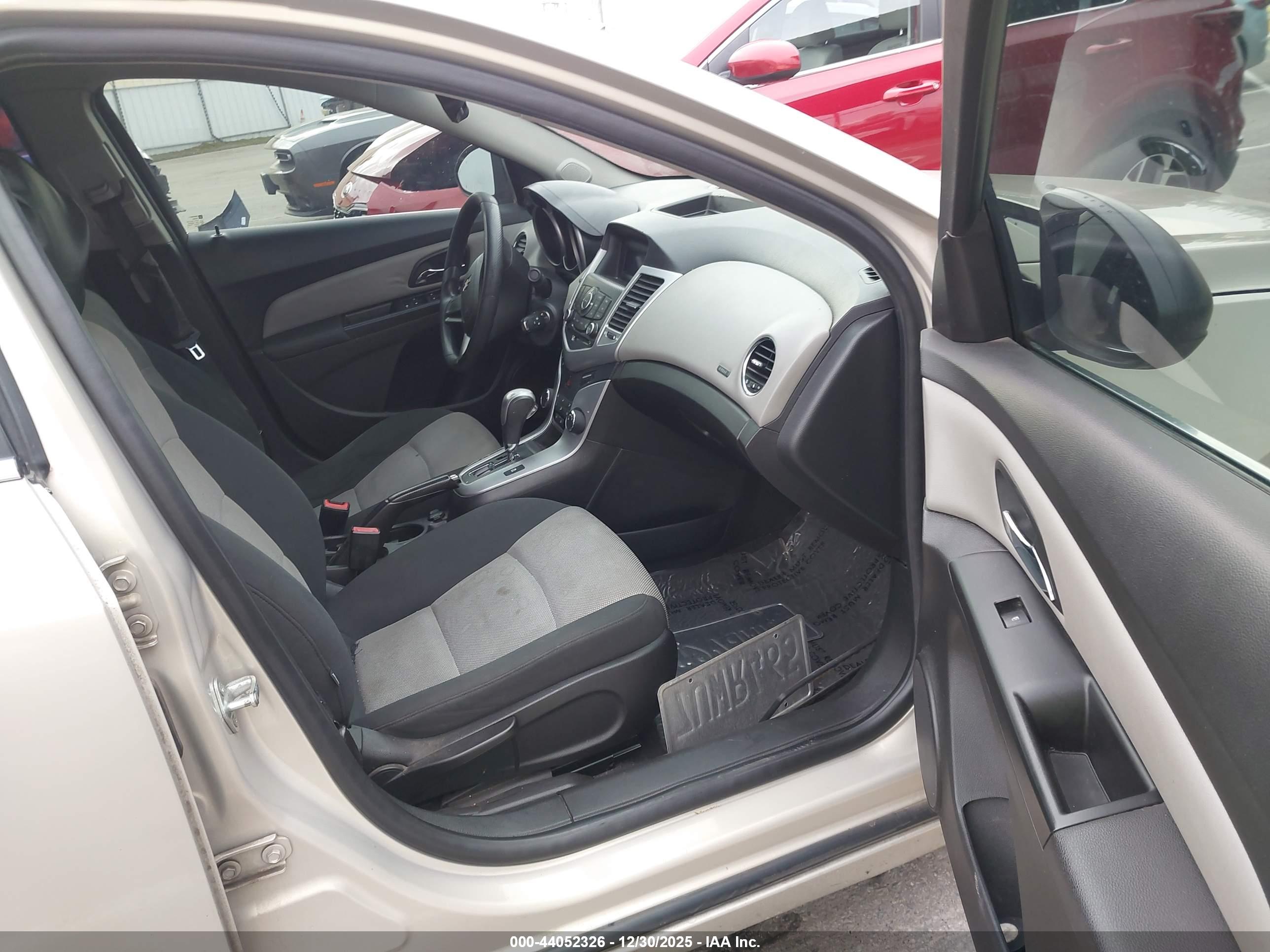 CHEVROLET CRUZE image 5