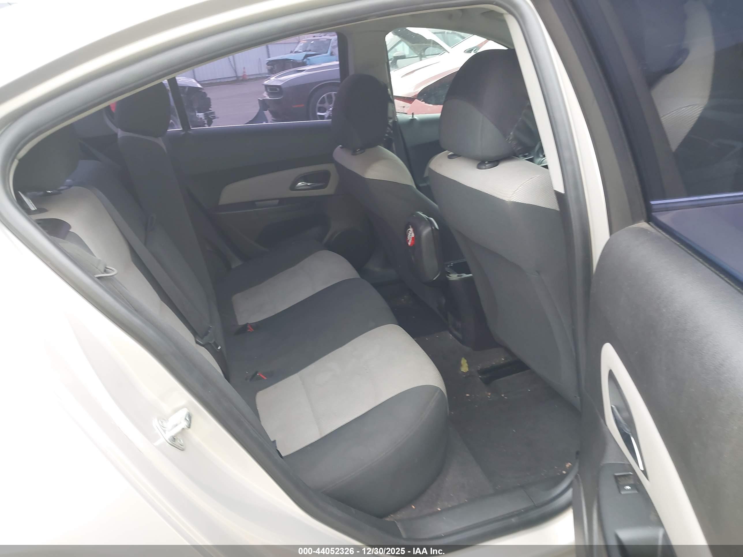CHEVROLET CRUZE image 8