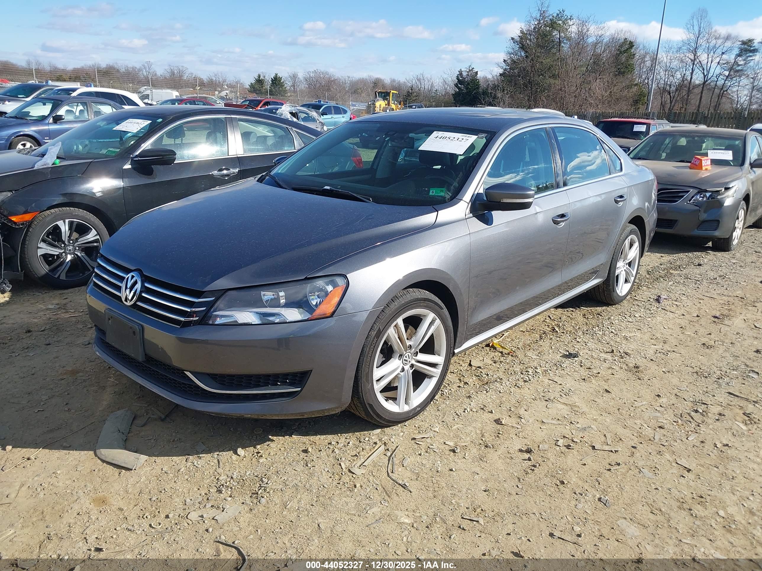VOLKSWAGEN PASSAT image 2