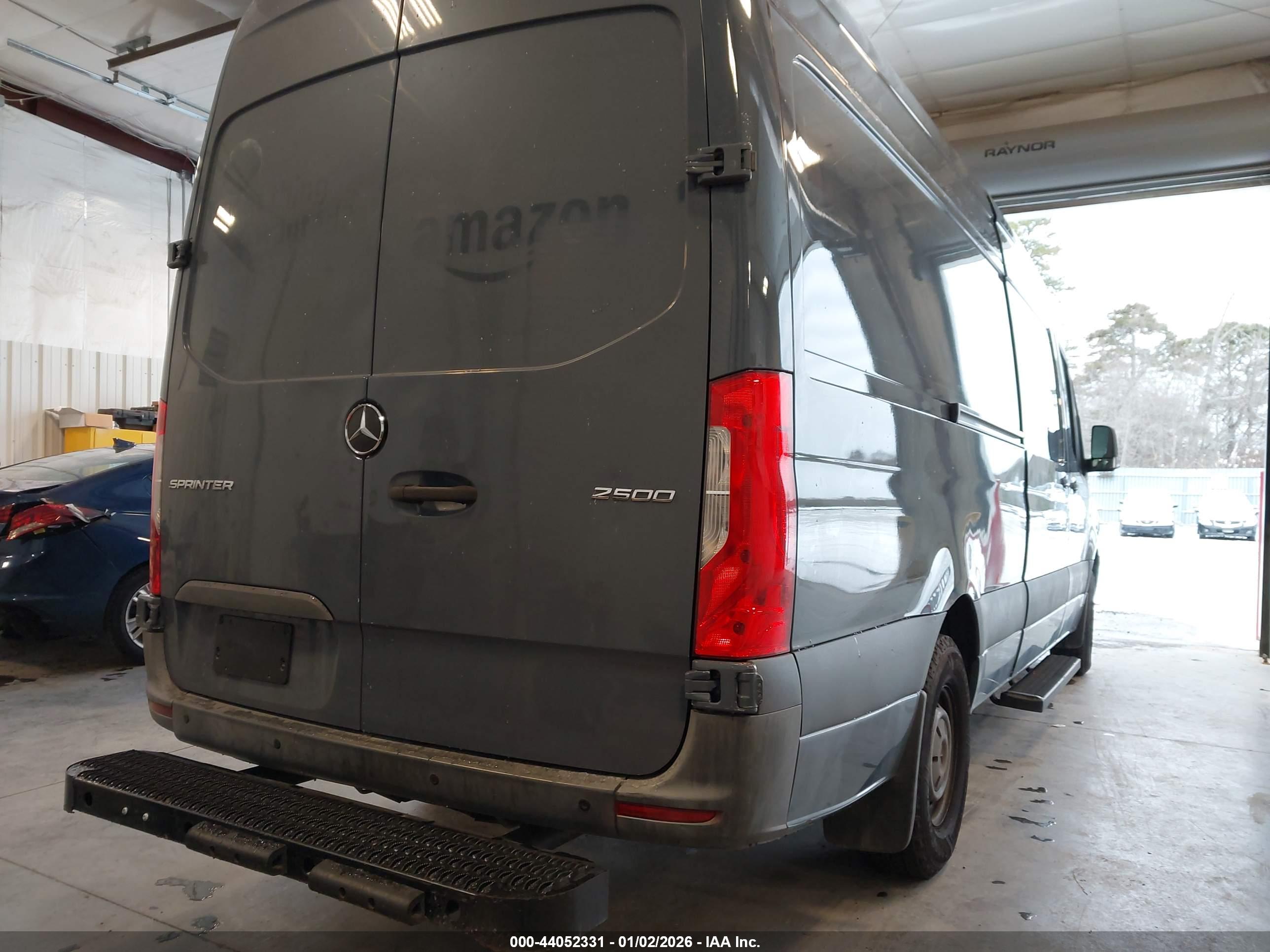 MERCEDES-BENZ SPRINTER image 4