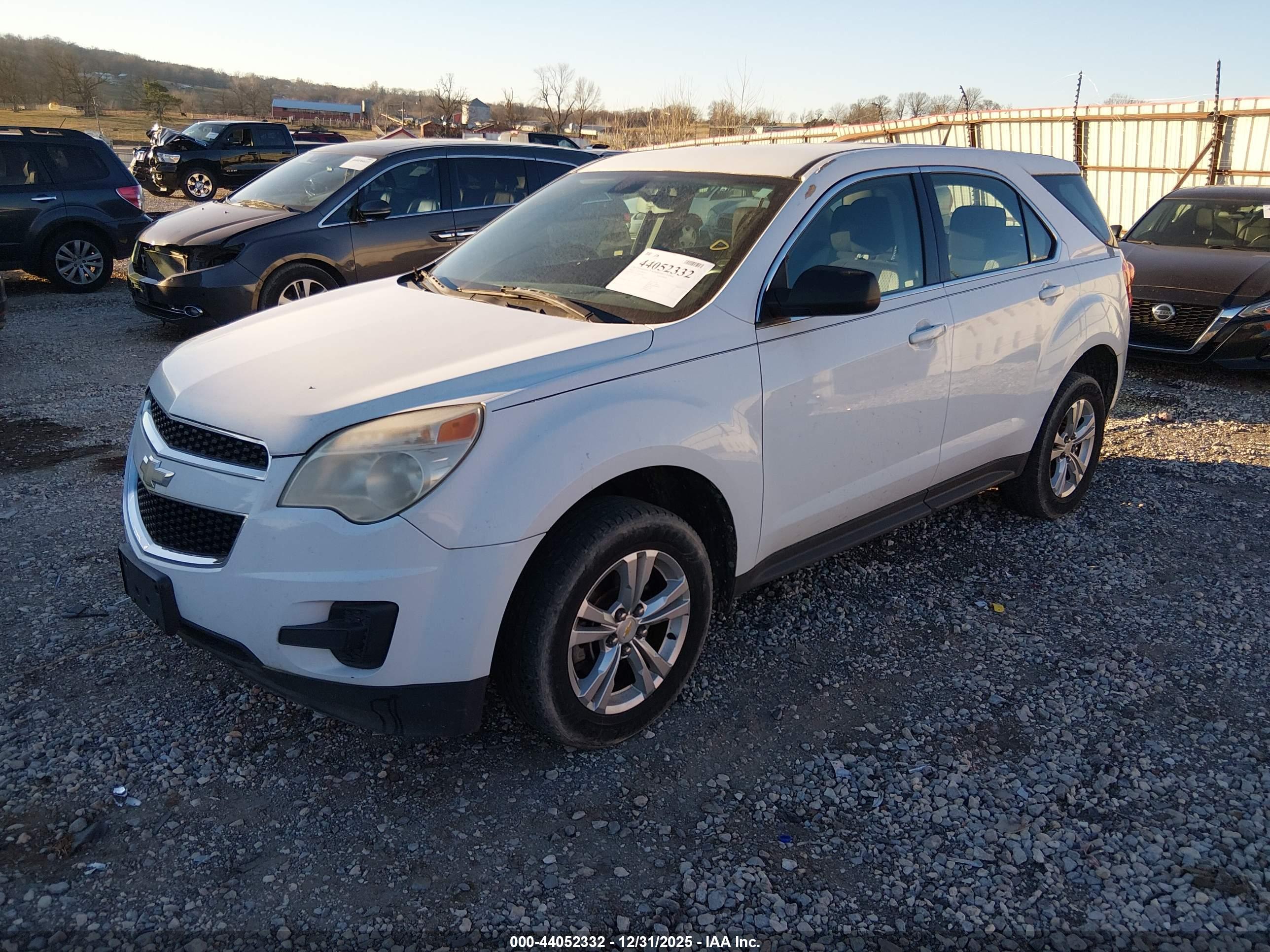 CHEVROLET EQUINOX image 2