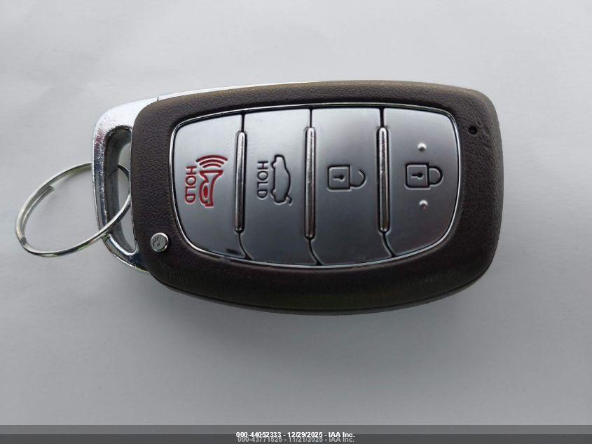 HYUNDAI ELANTRA image 11