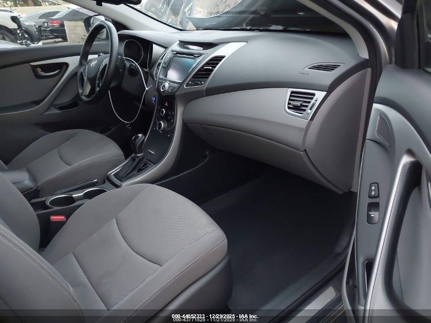 HYUNDAI ELANTRA image 5