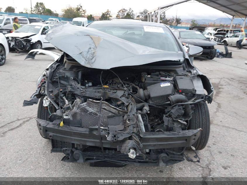 HYUNDAI ELANTRA image 6
