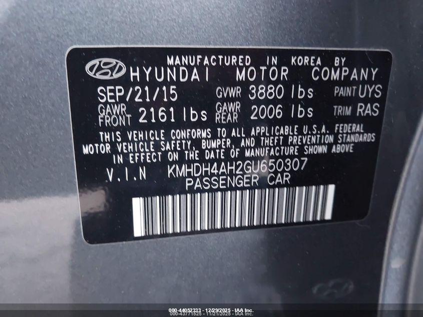 HYUNDAI ELANTRA image 9