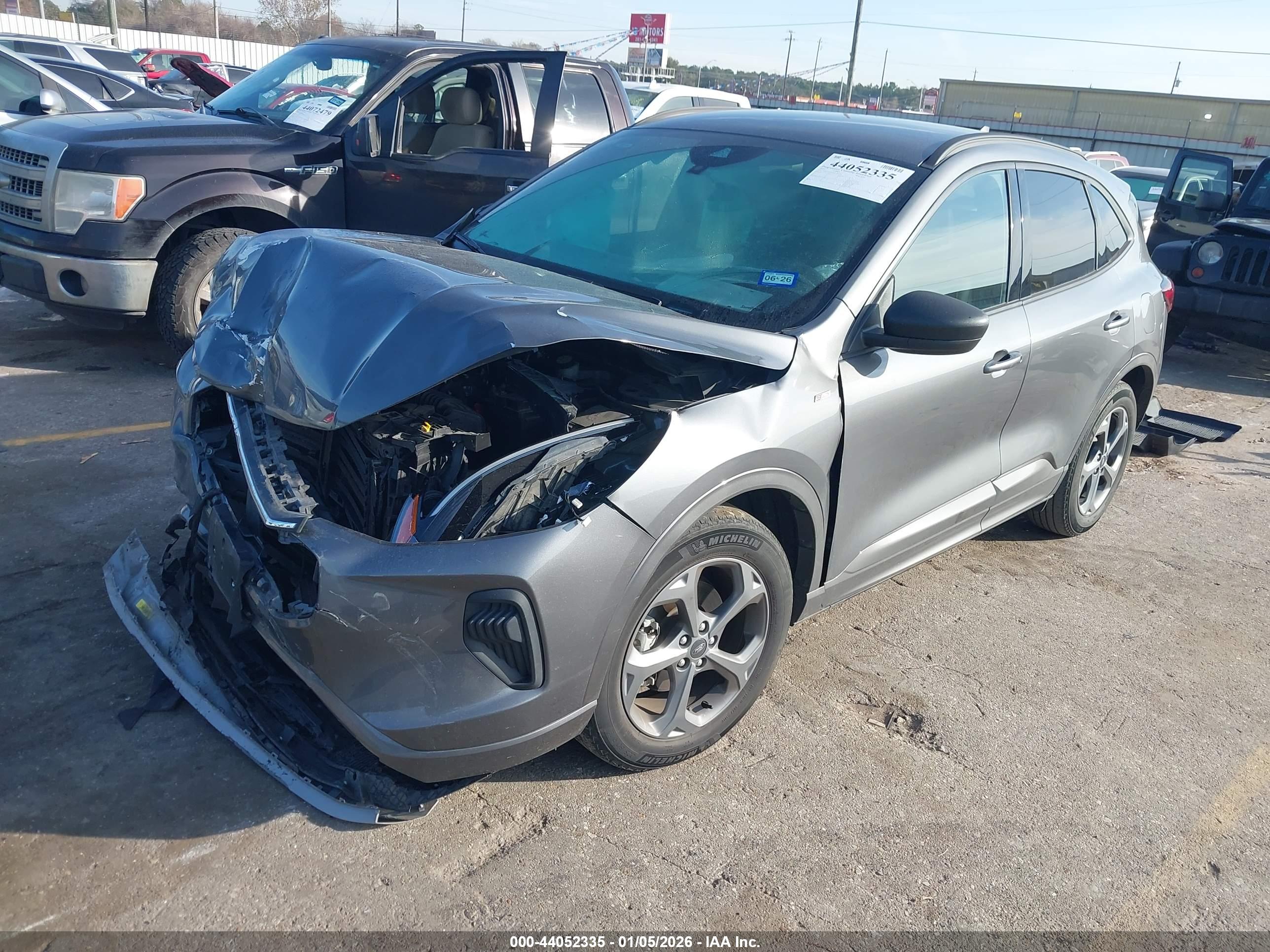 FORD ESCAPE image 2