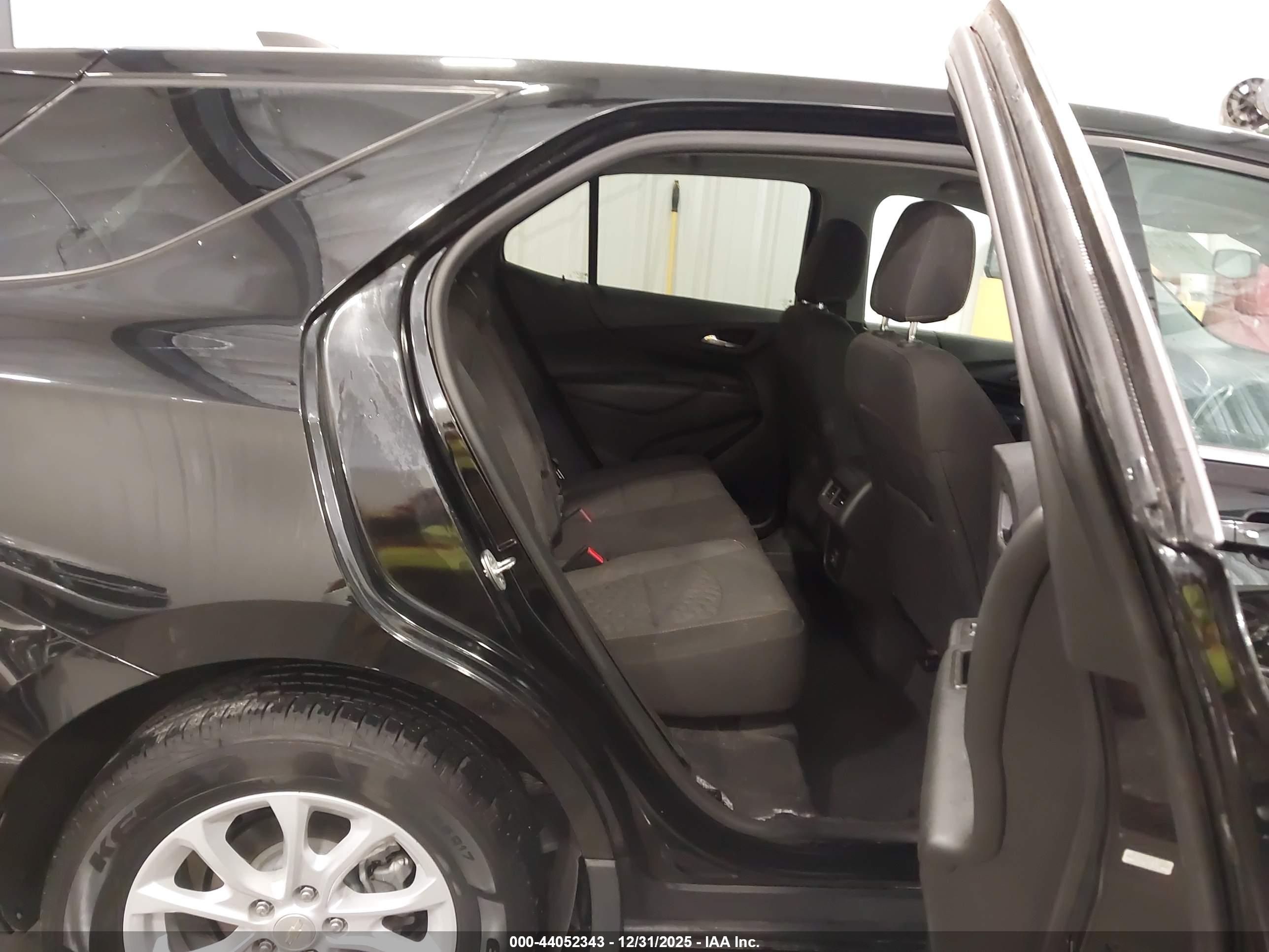 CHEVROLET EQUINOX image 8
