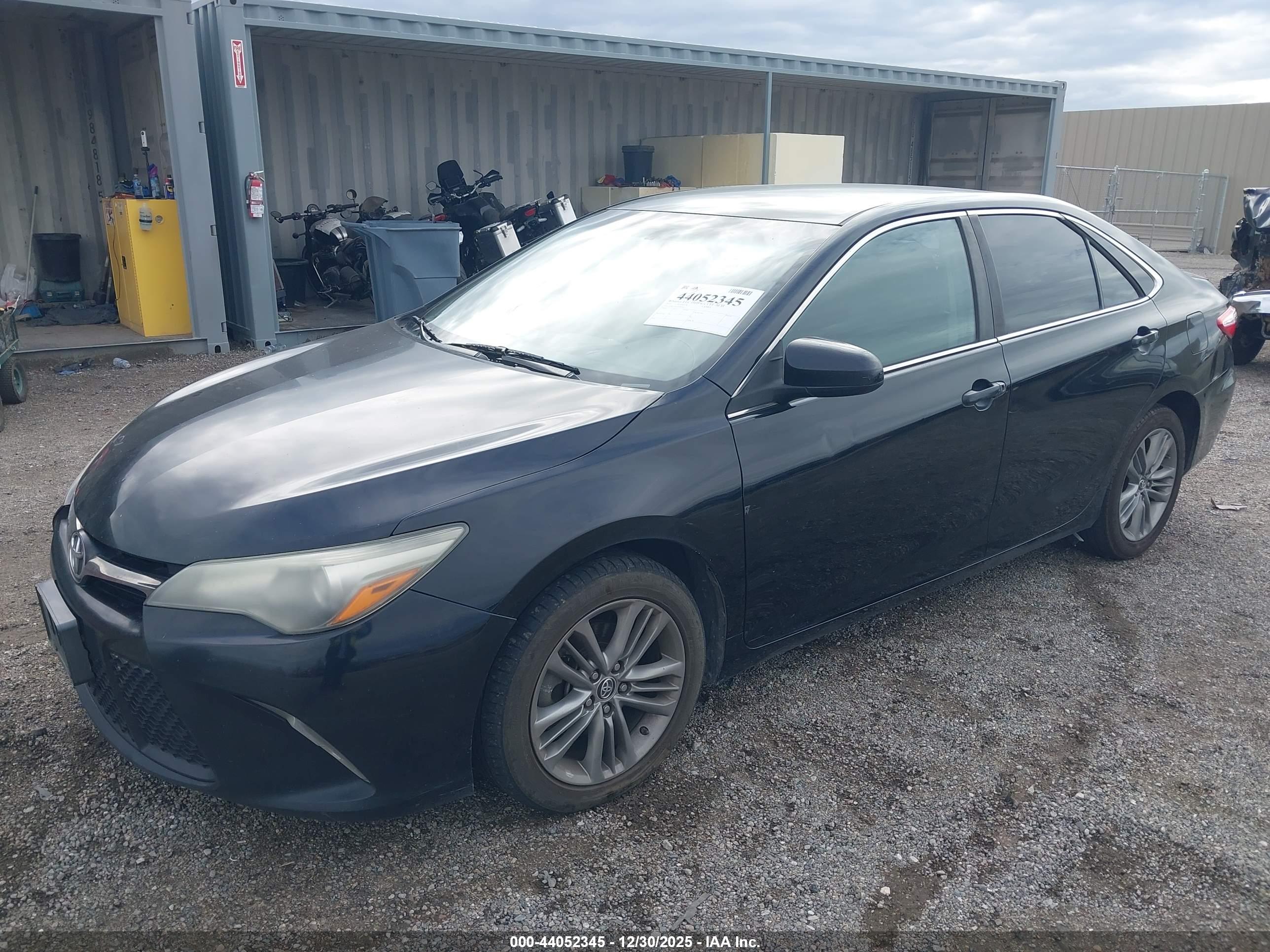 TOYOTA CAMRY image 2
