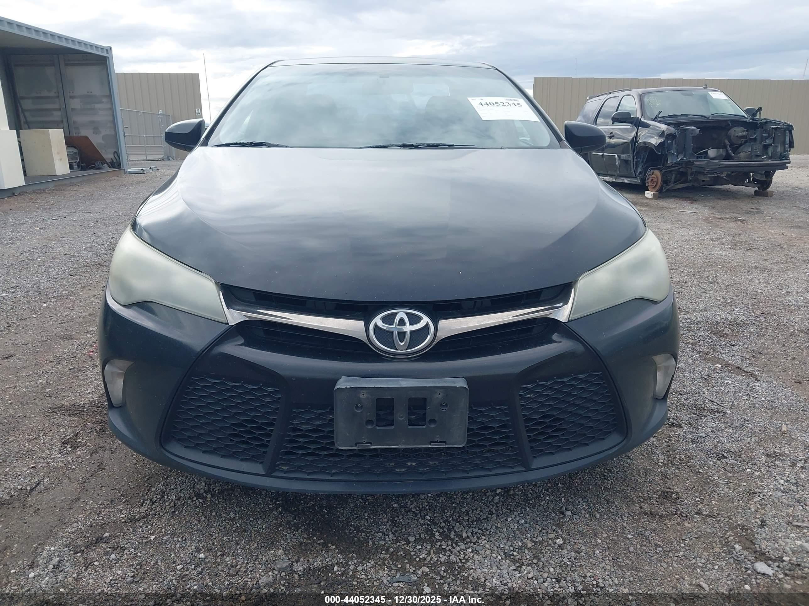 TOYOTA CAMRY image 6