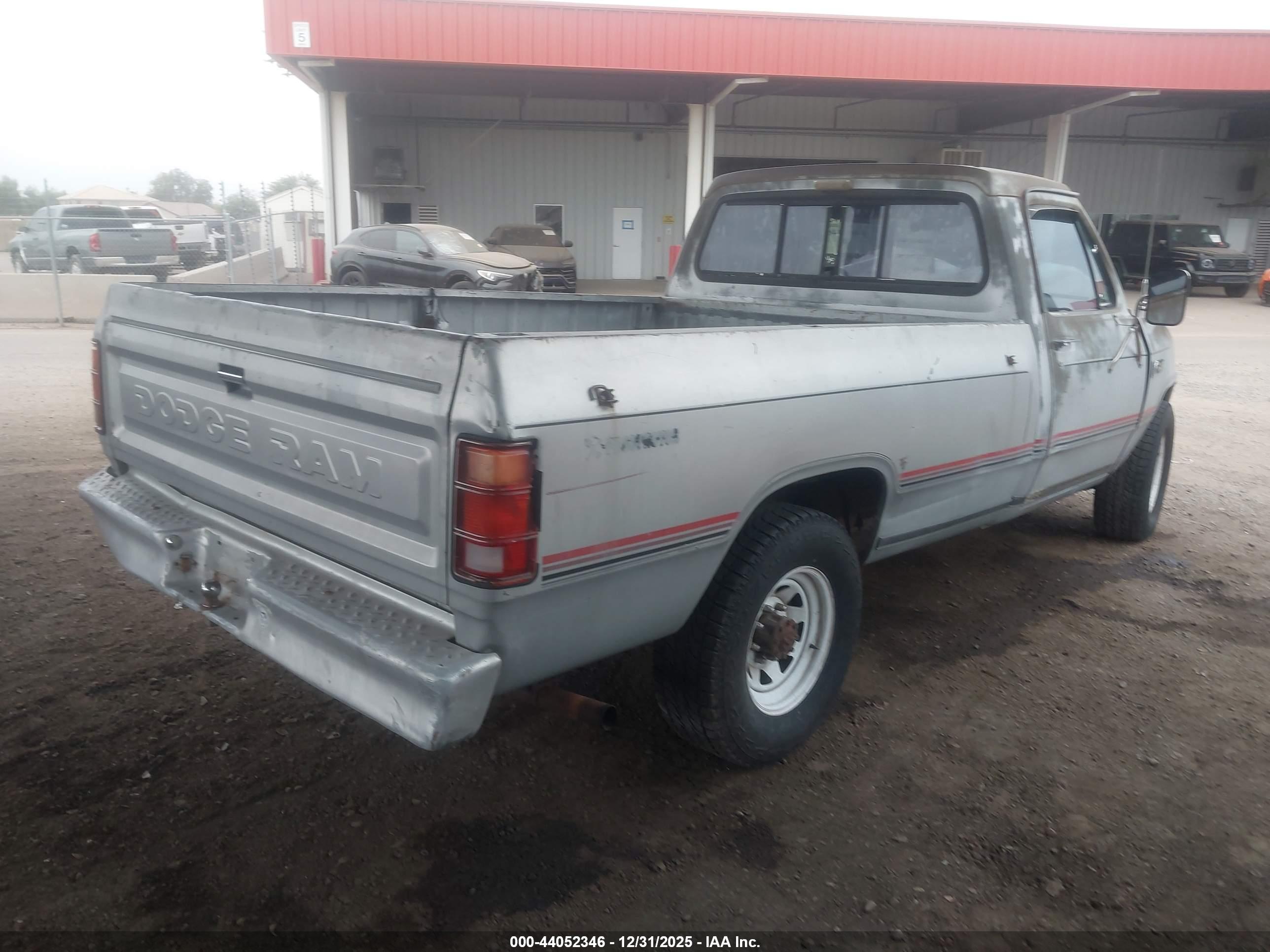 DODGE D-SERIES image 4