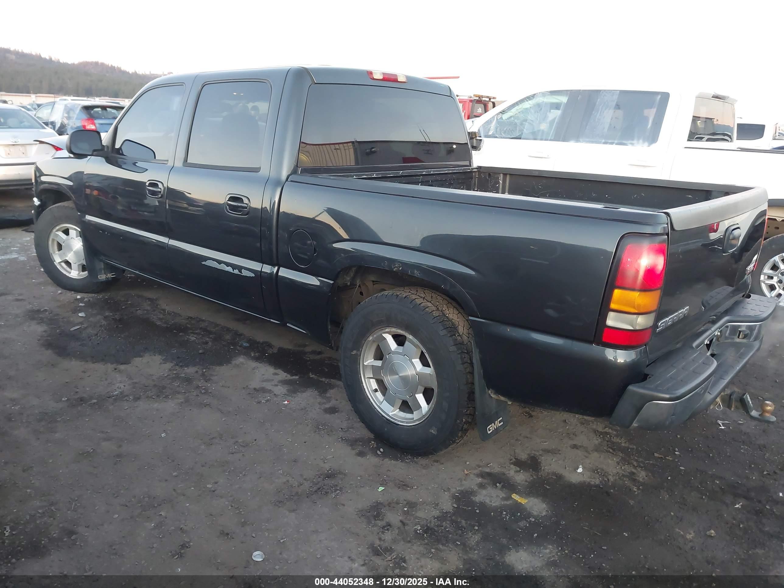 GMC SIERRA image 3