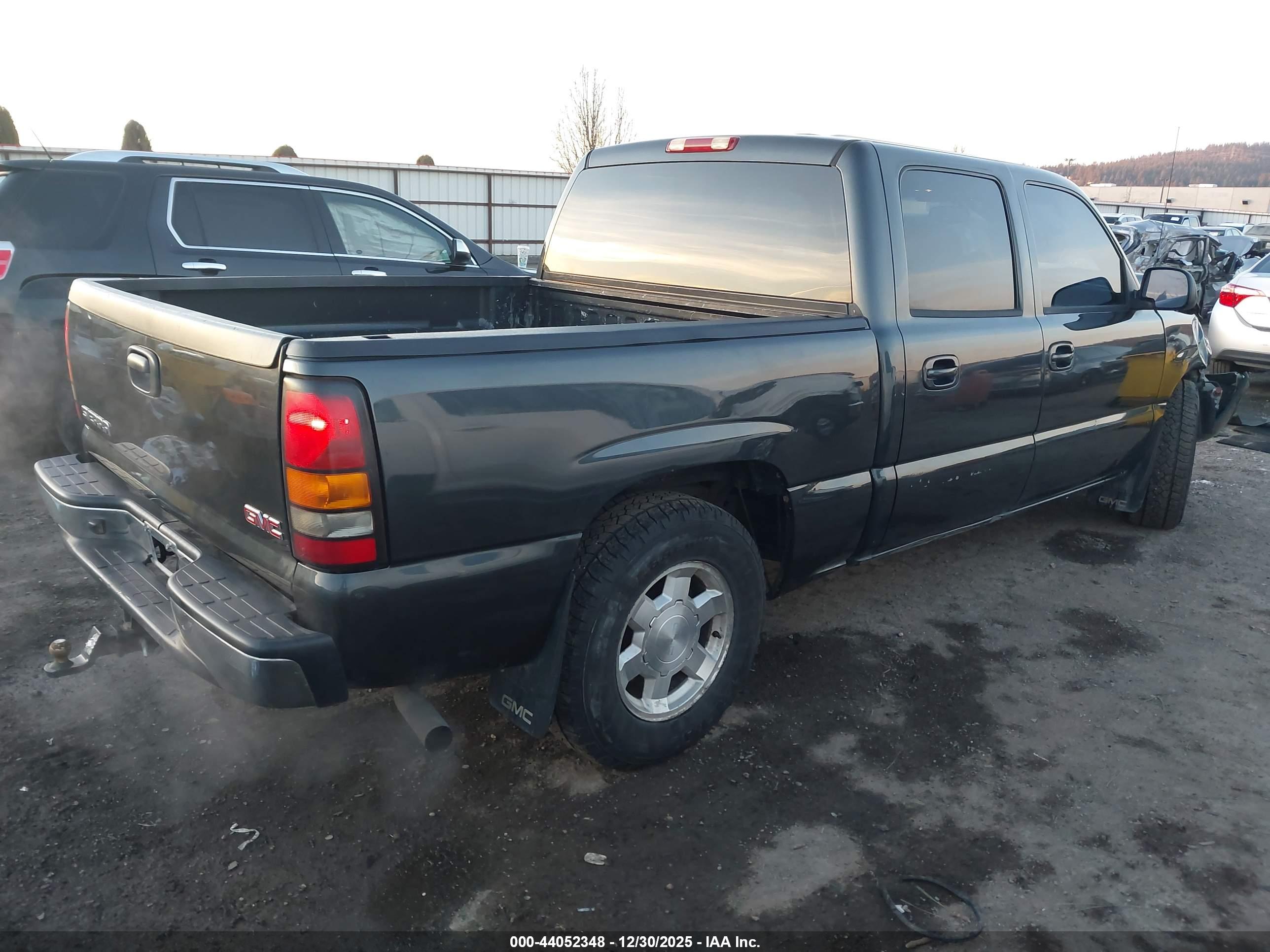 GMC SIERRA image 4