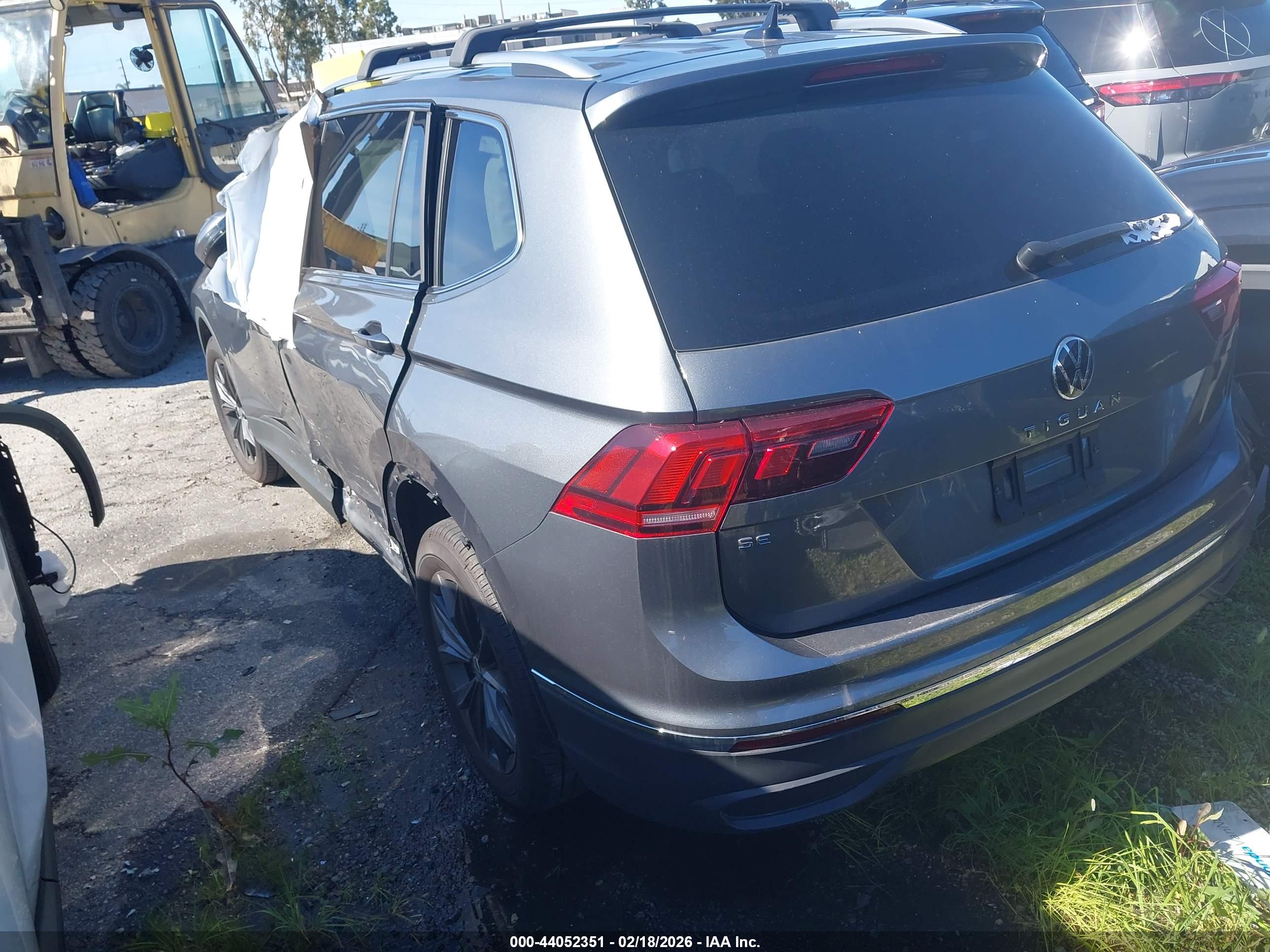 VOLKSWAGEN TIGUAN image 3