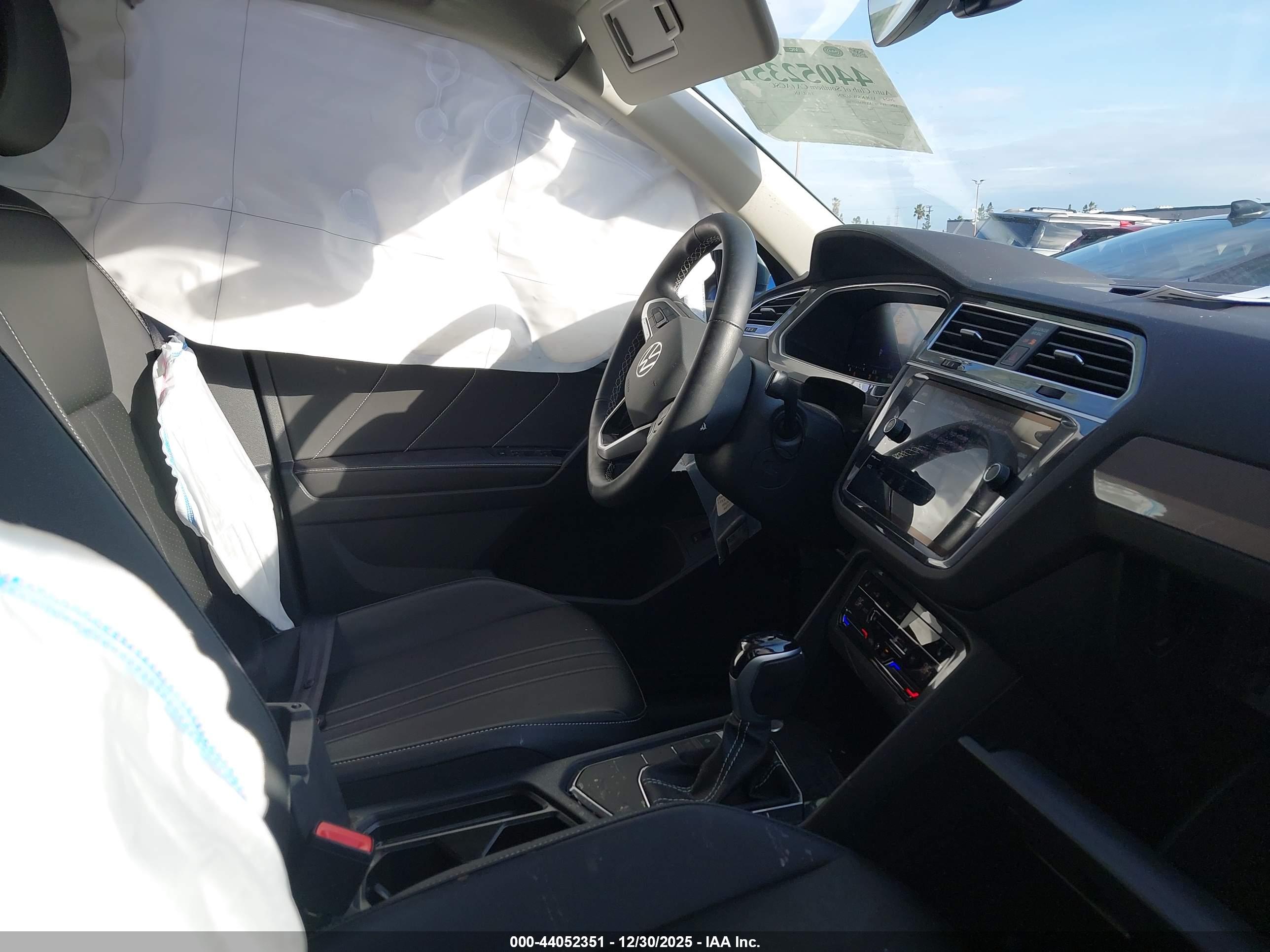 VOLKSWAGEN TIGUAN image 5