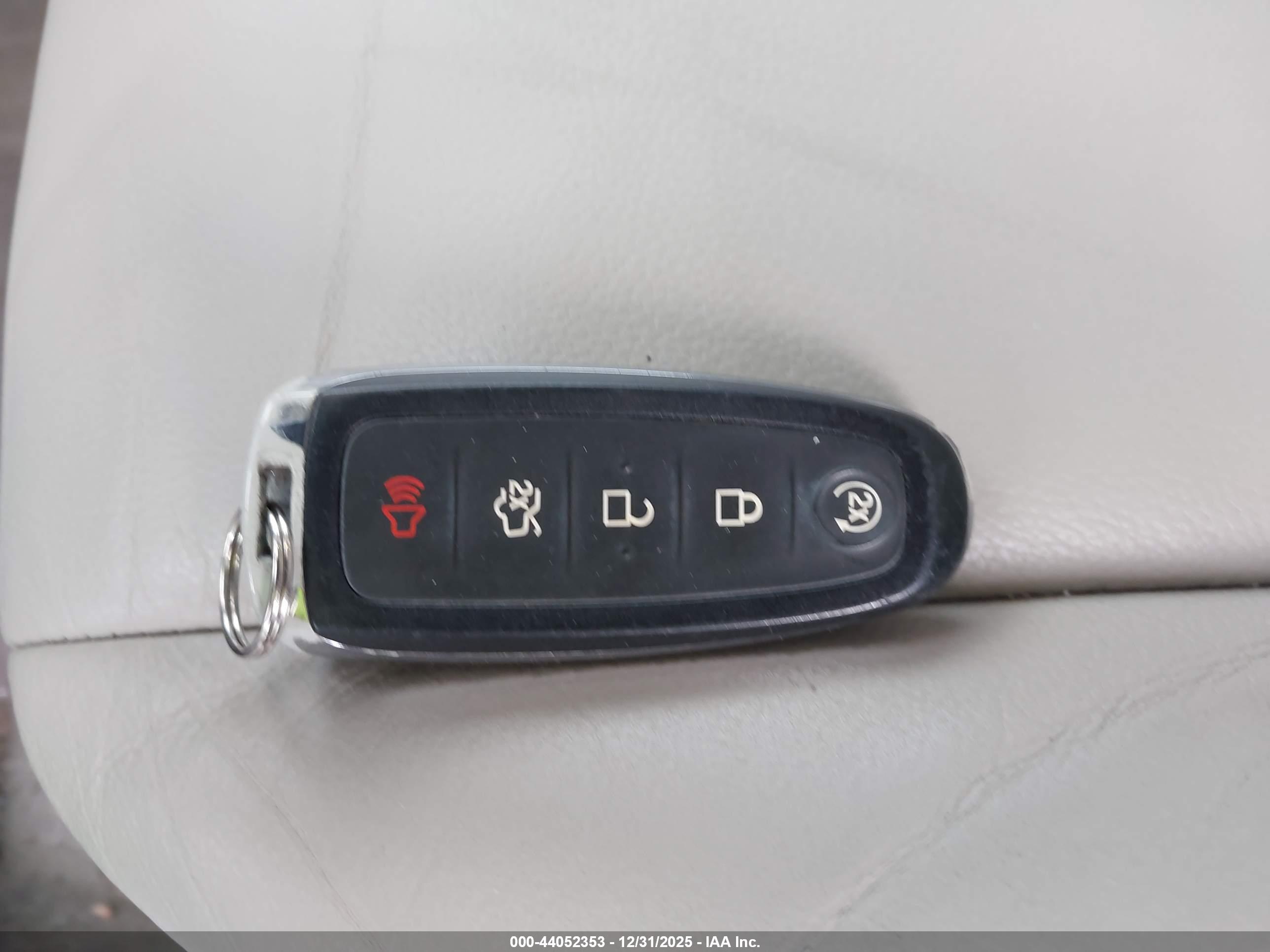 FORD ESCAPE image 11