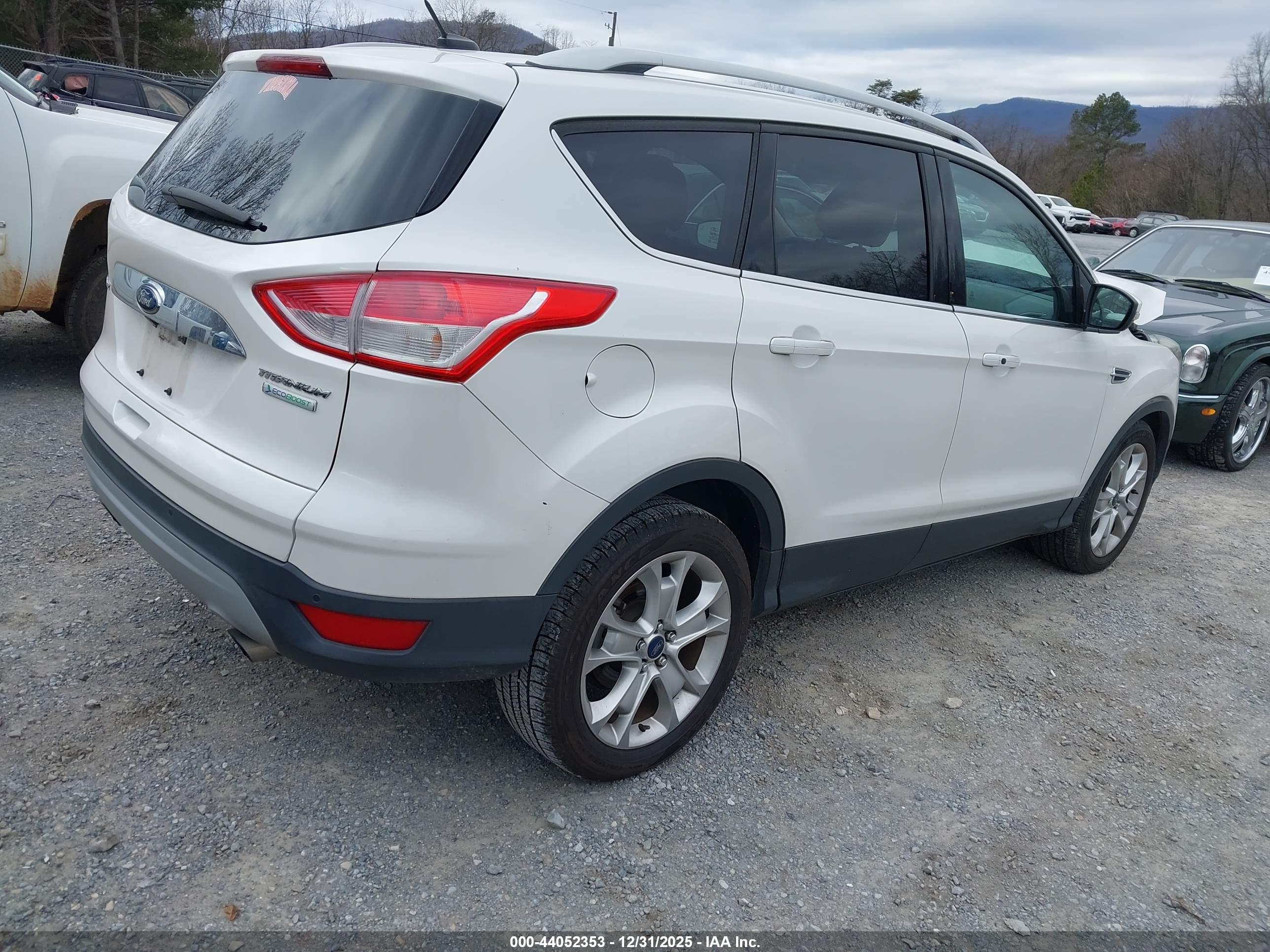 FORD ESCAPE image 4