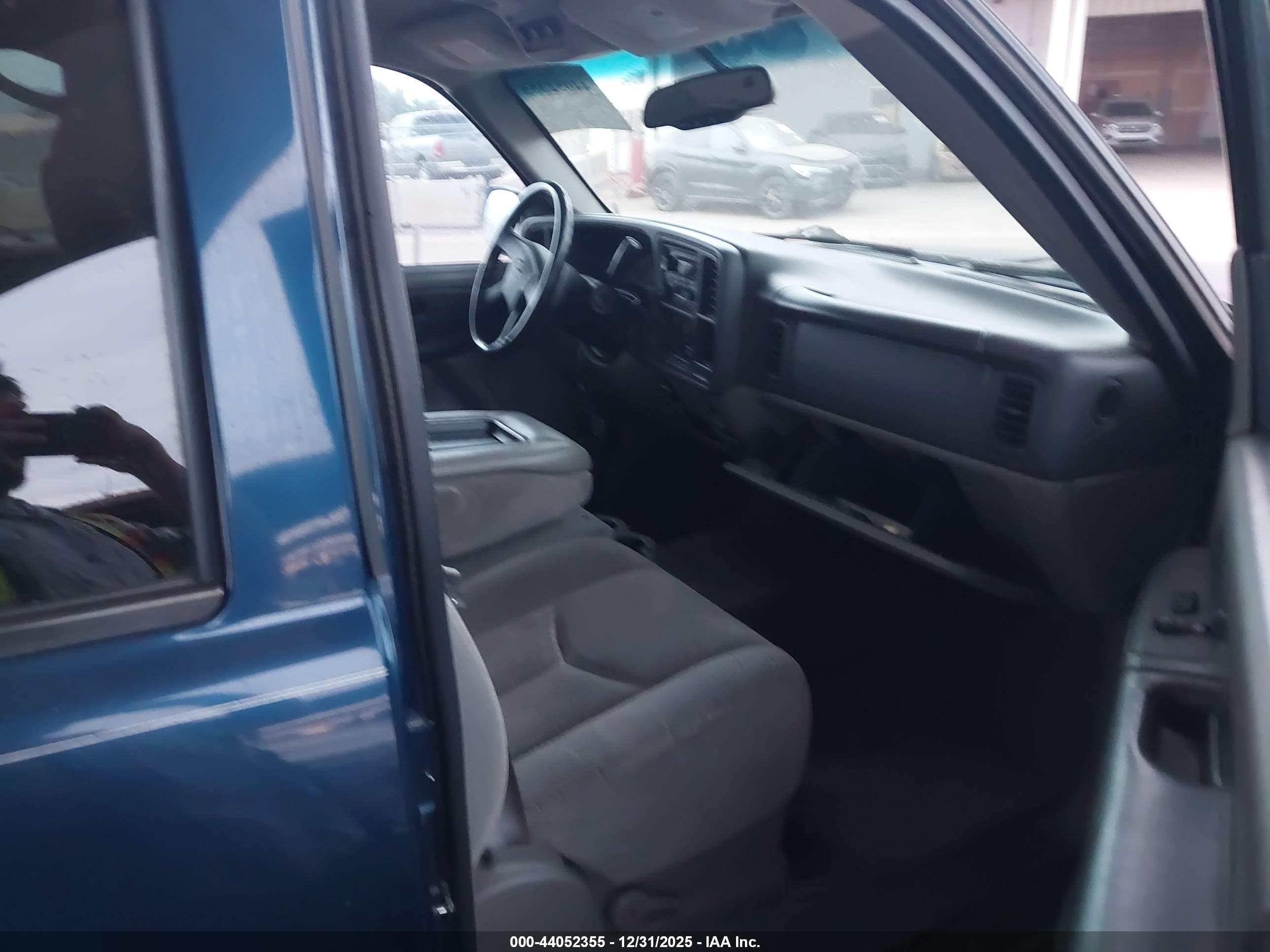 CHEVROLET TAHOE image 5