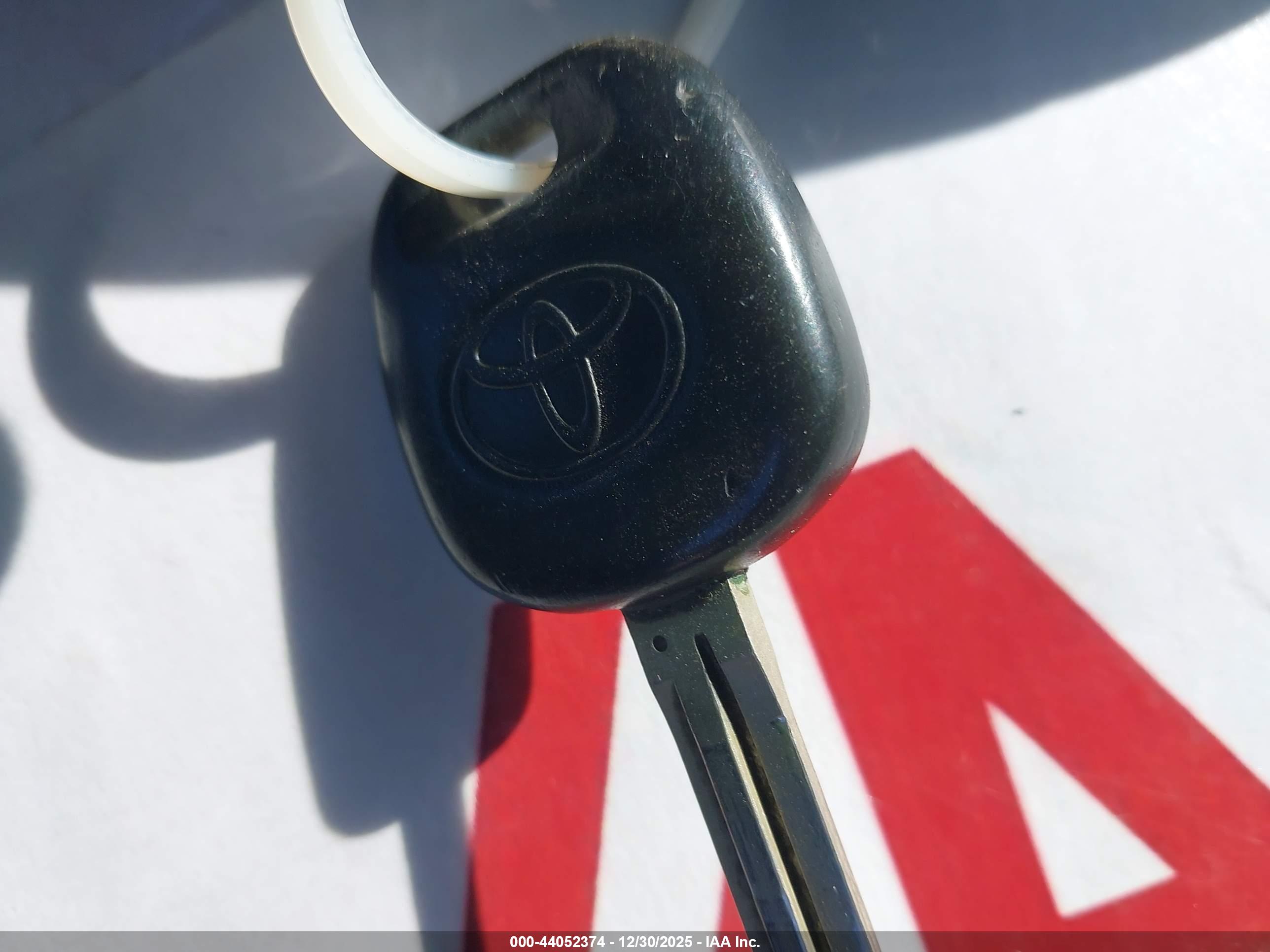 TOYOTA COROLLA image 11