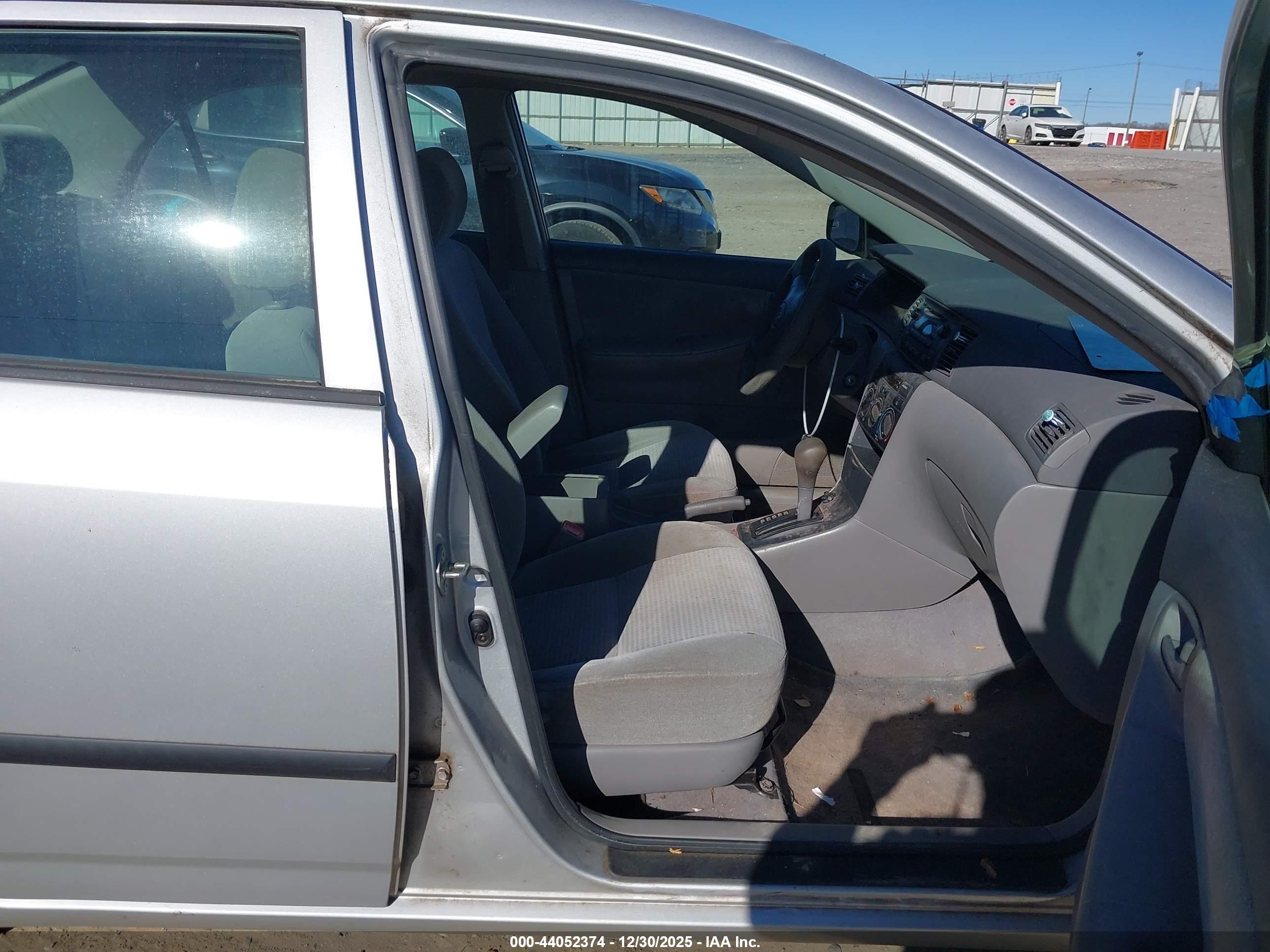 TOYOTA COROLLA image 5