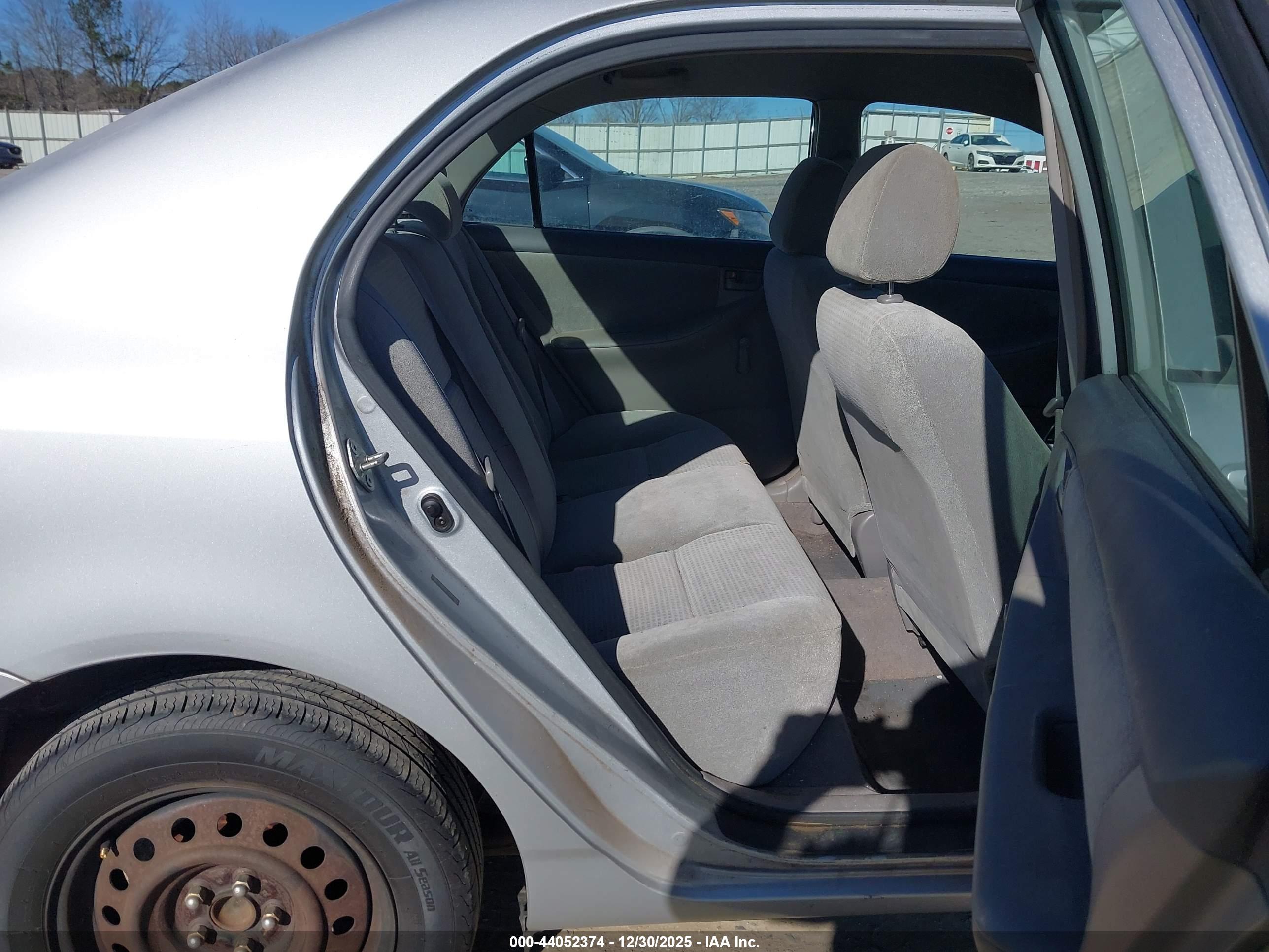 TOYOTA COROLLA image 8