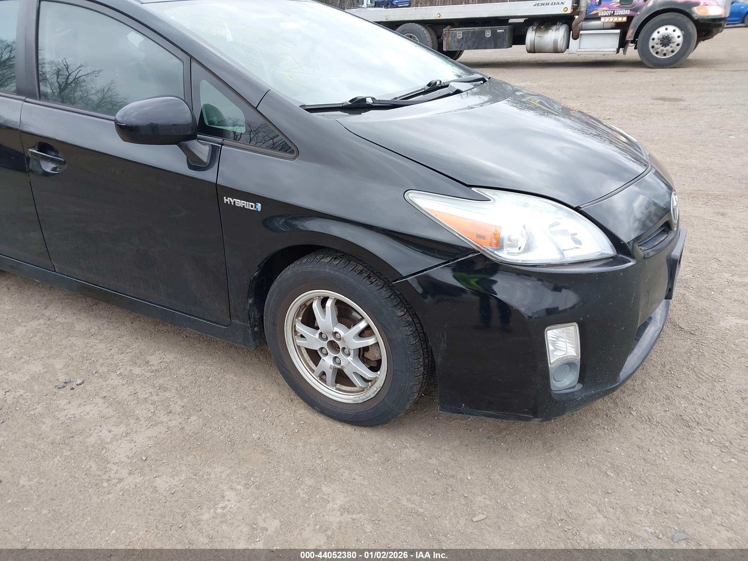 TOYOTA PRIUS image 6