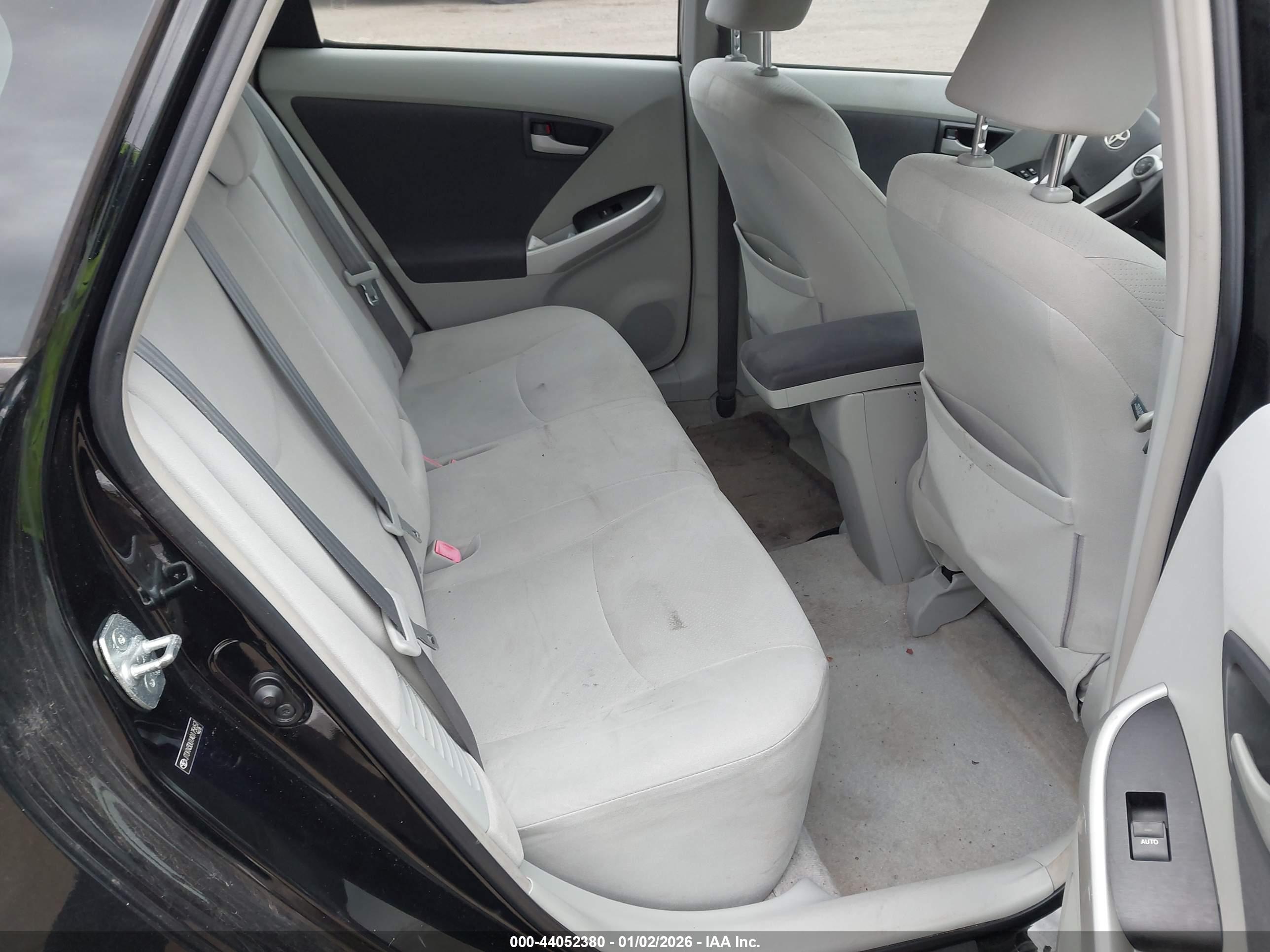 TOYOTA PRIUS image 8
