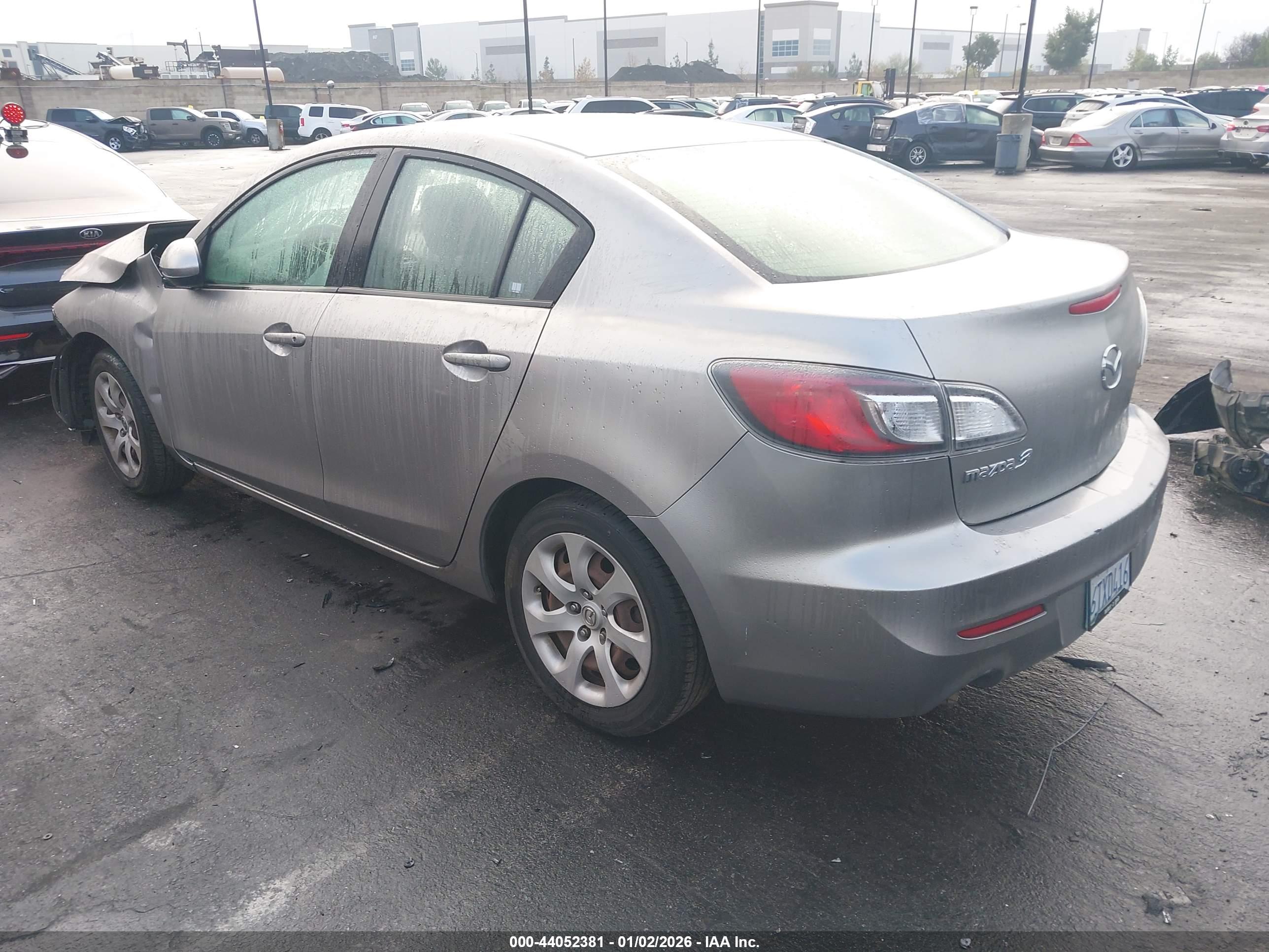 MAZDA MAZDA3 image 3