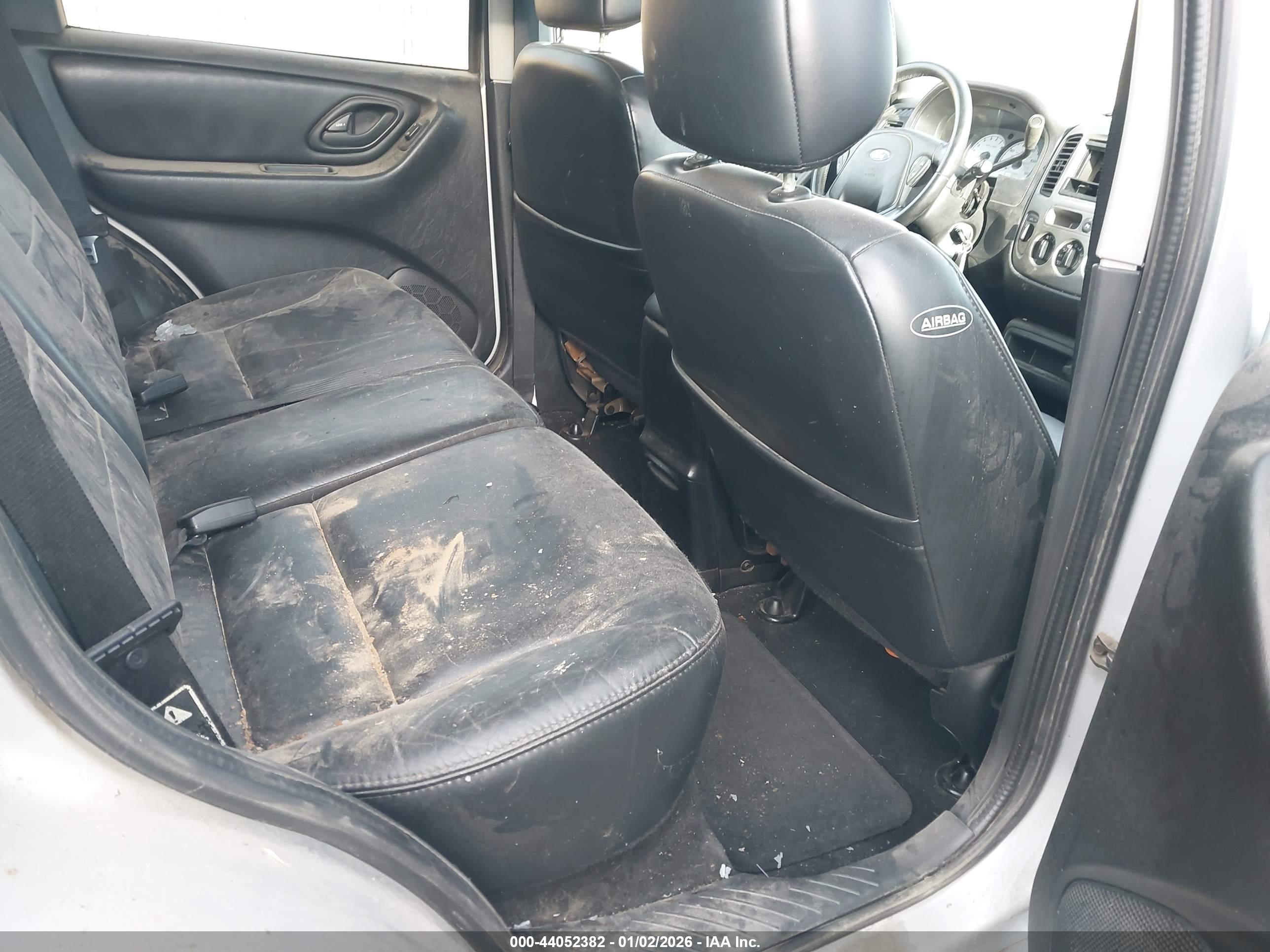 FORD ESCAPE image 8
