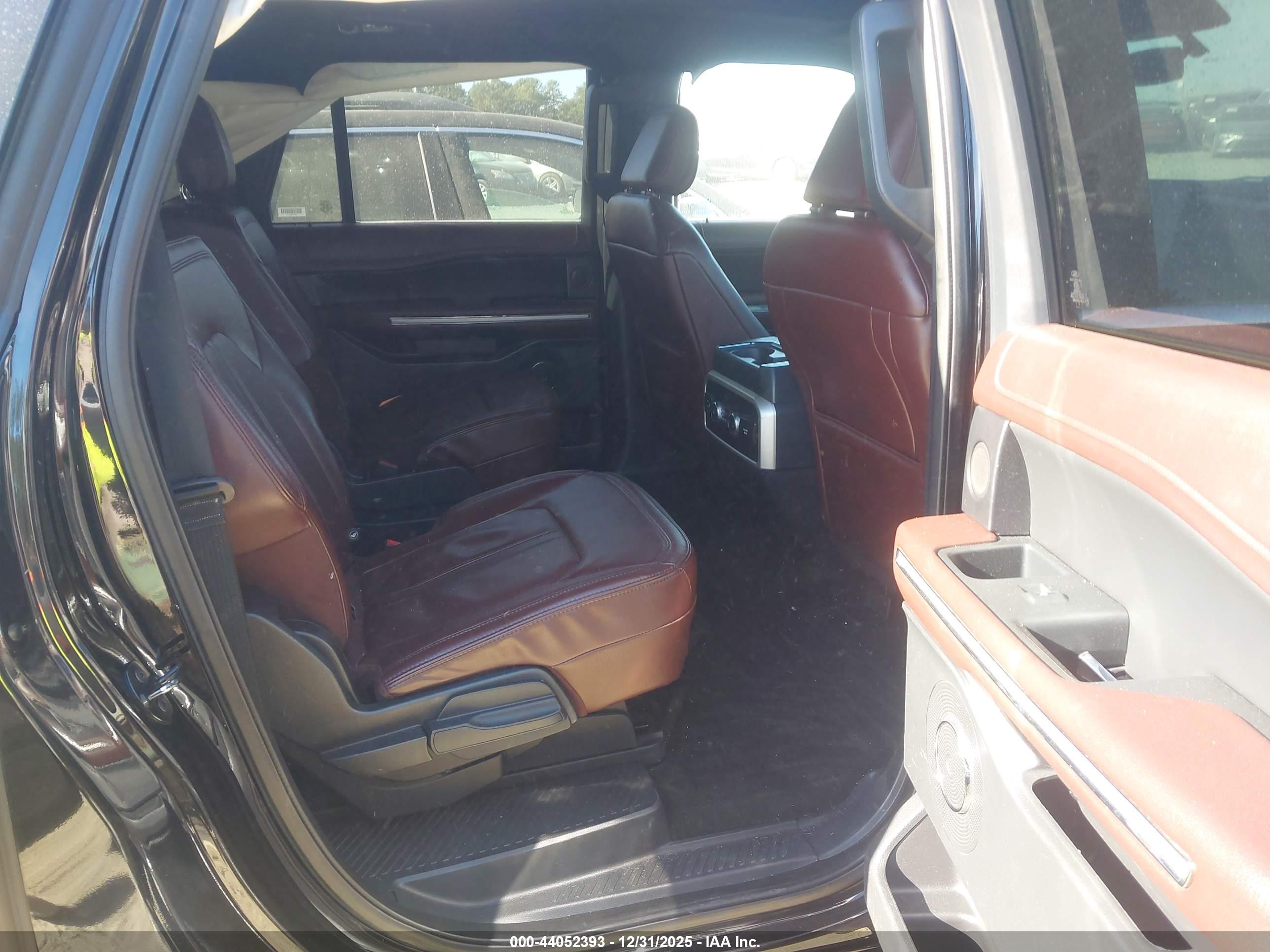 FORD EXPEDITION image 8
