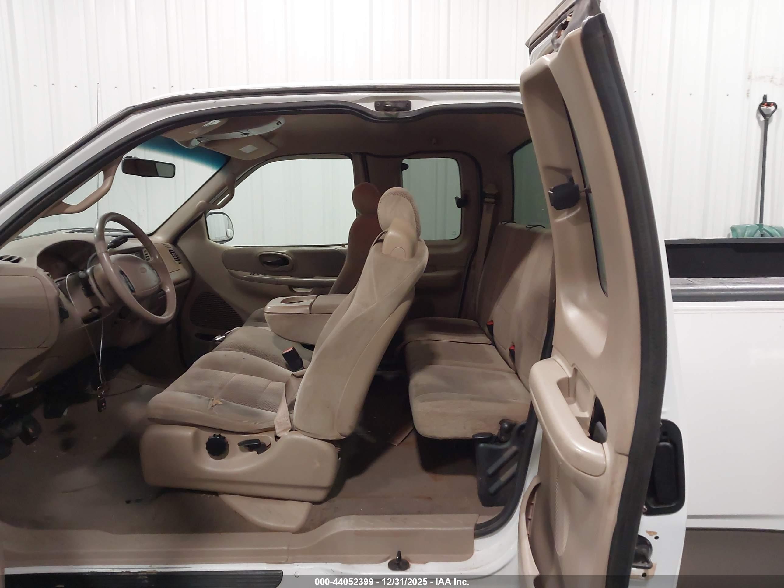 FORD F-150 image 8