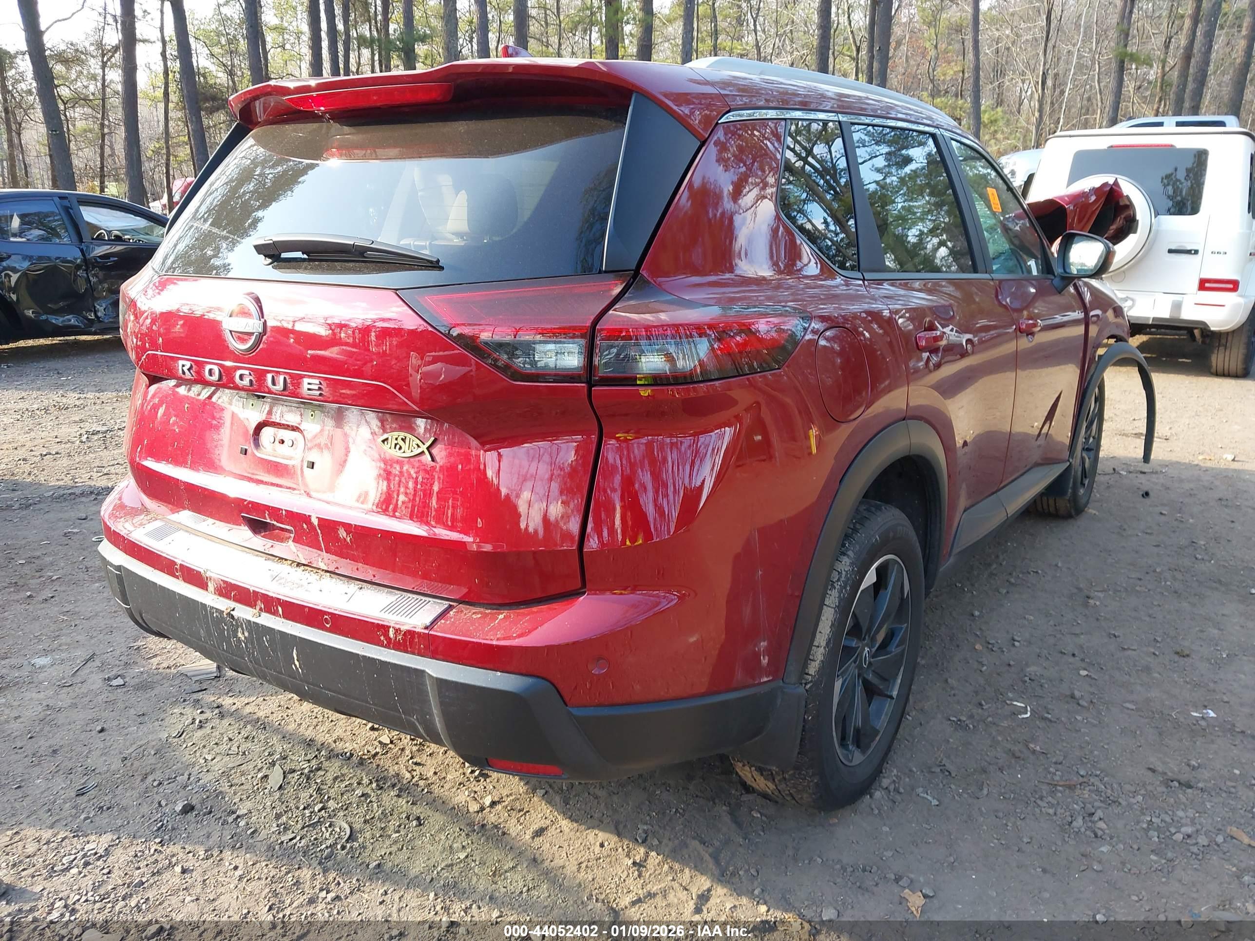 NISSAN ROGUE image 4