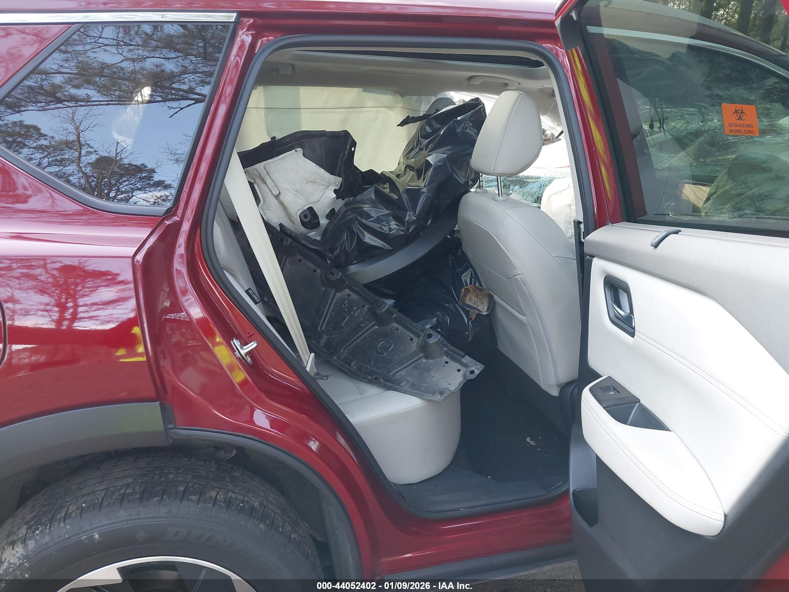 NISSAN ROGUE image 8