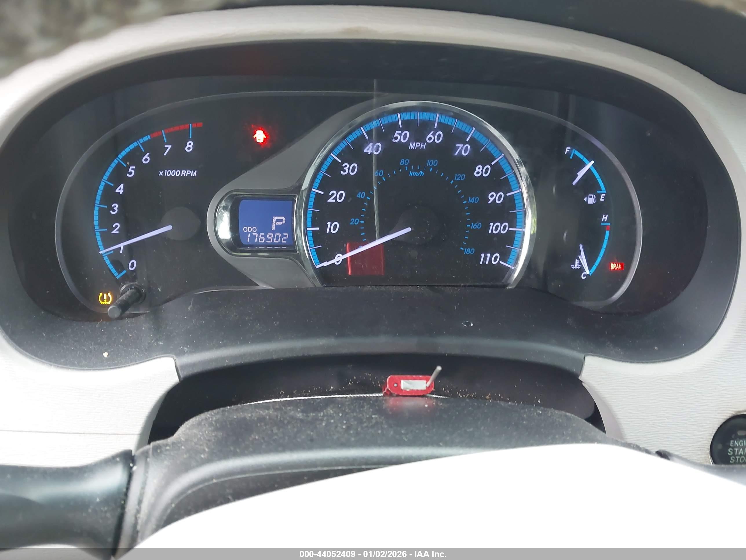 TOYOTA SIENNA image 7