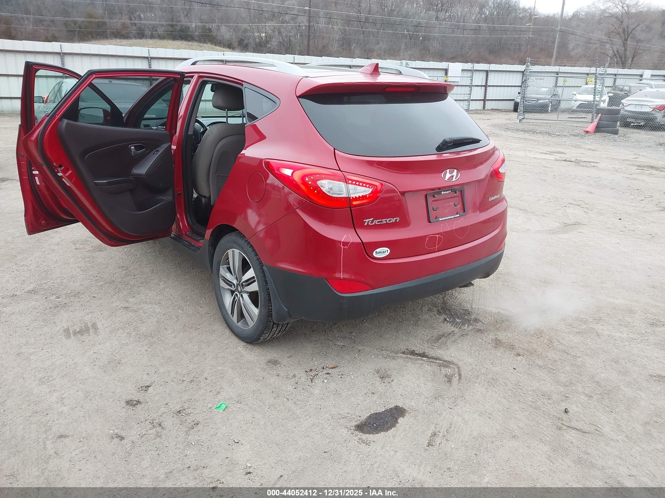 HYUNDAI TUCSON image 3