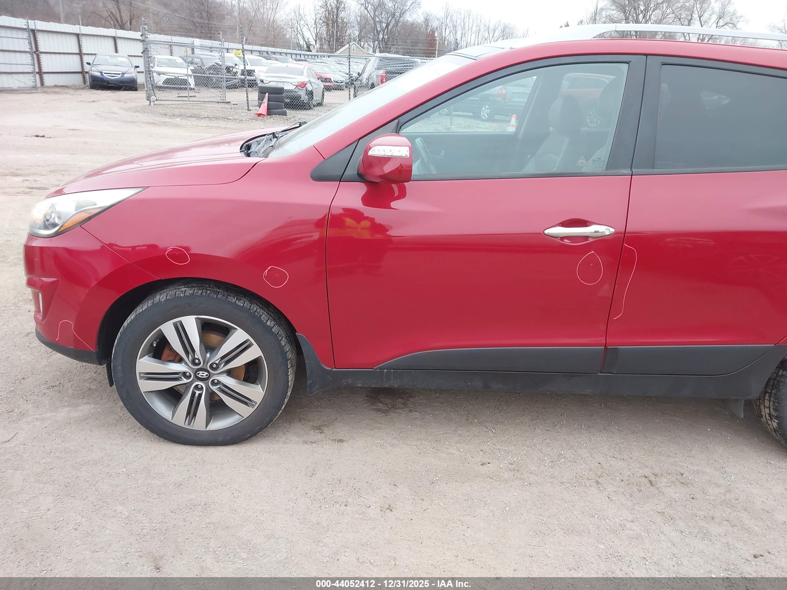 HYUNDAI TUCSON image 6