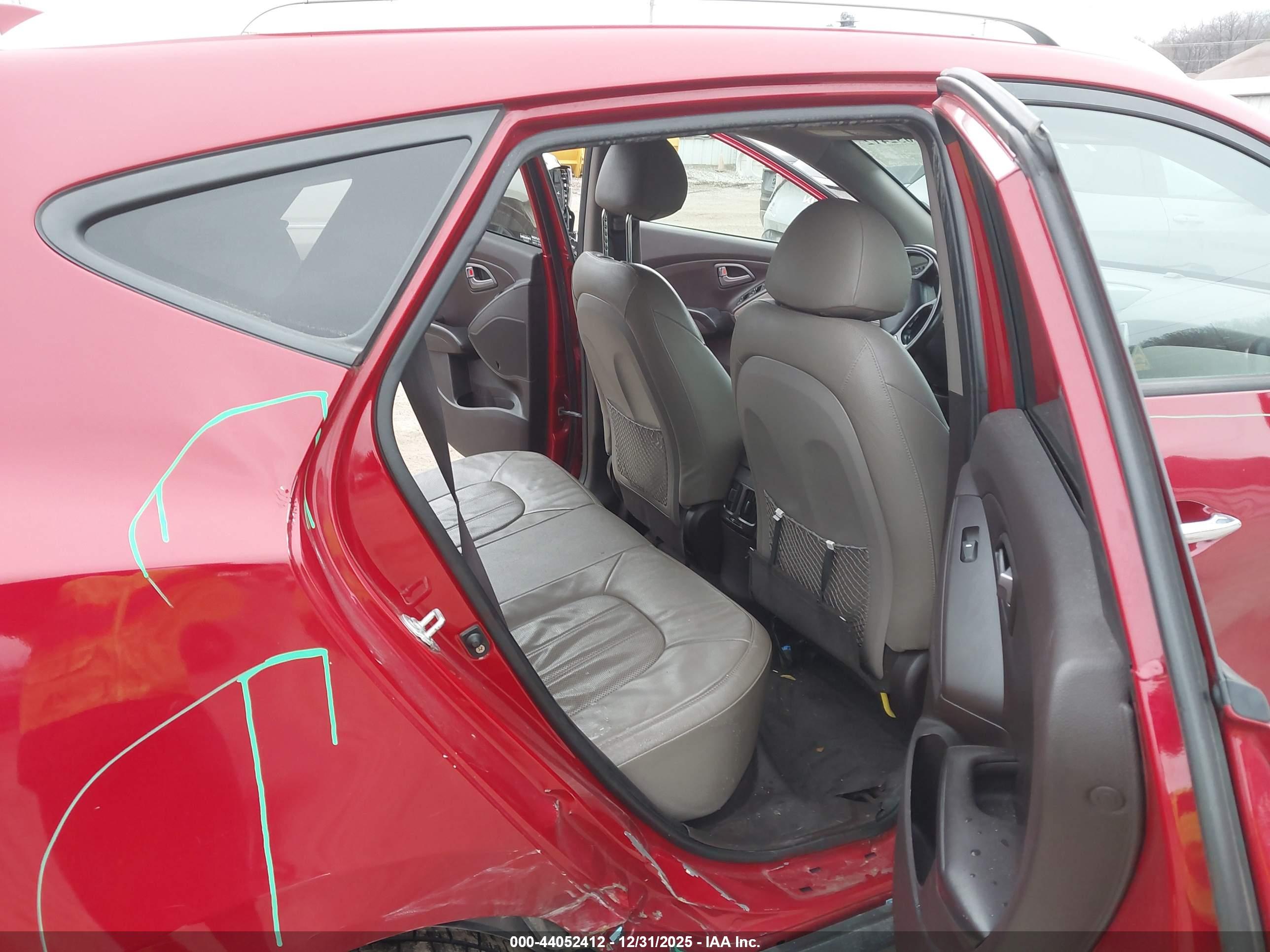 HYUNDAI TUCSON image 8