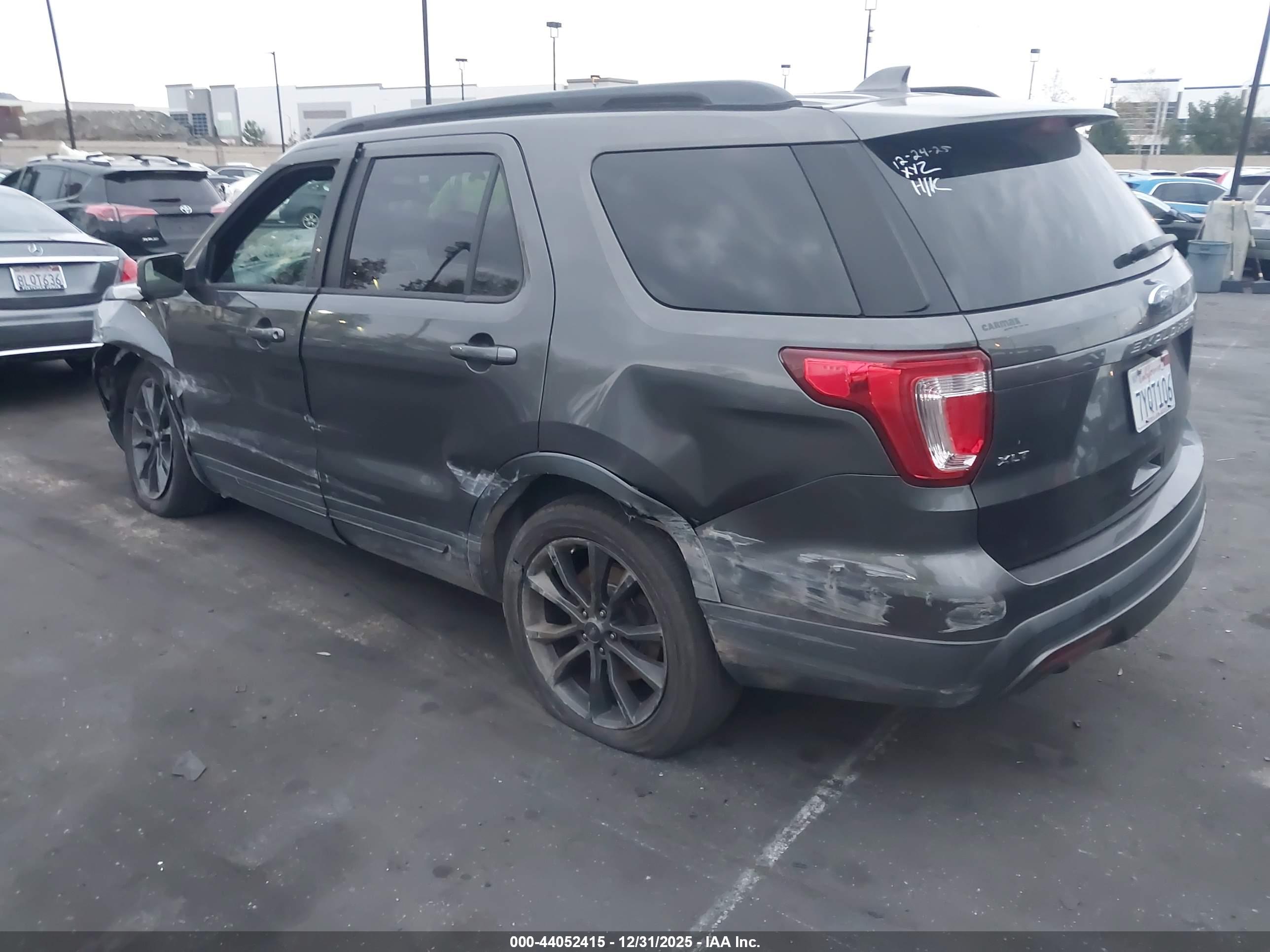FORD EXPLORER image 3