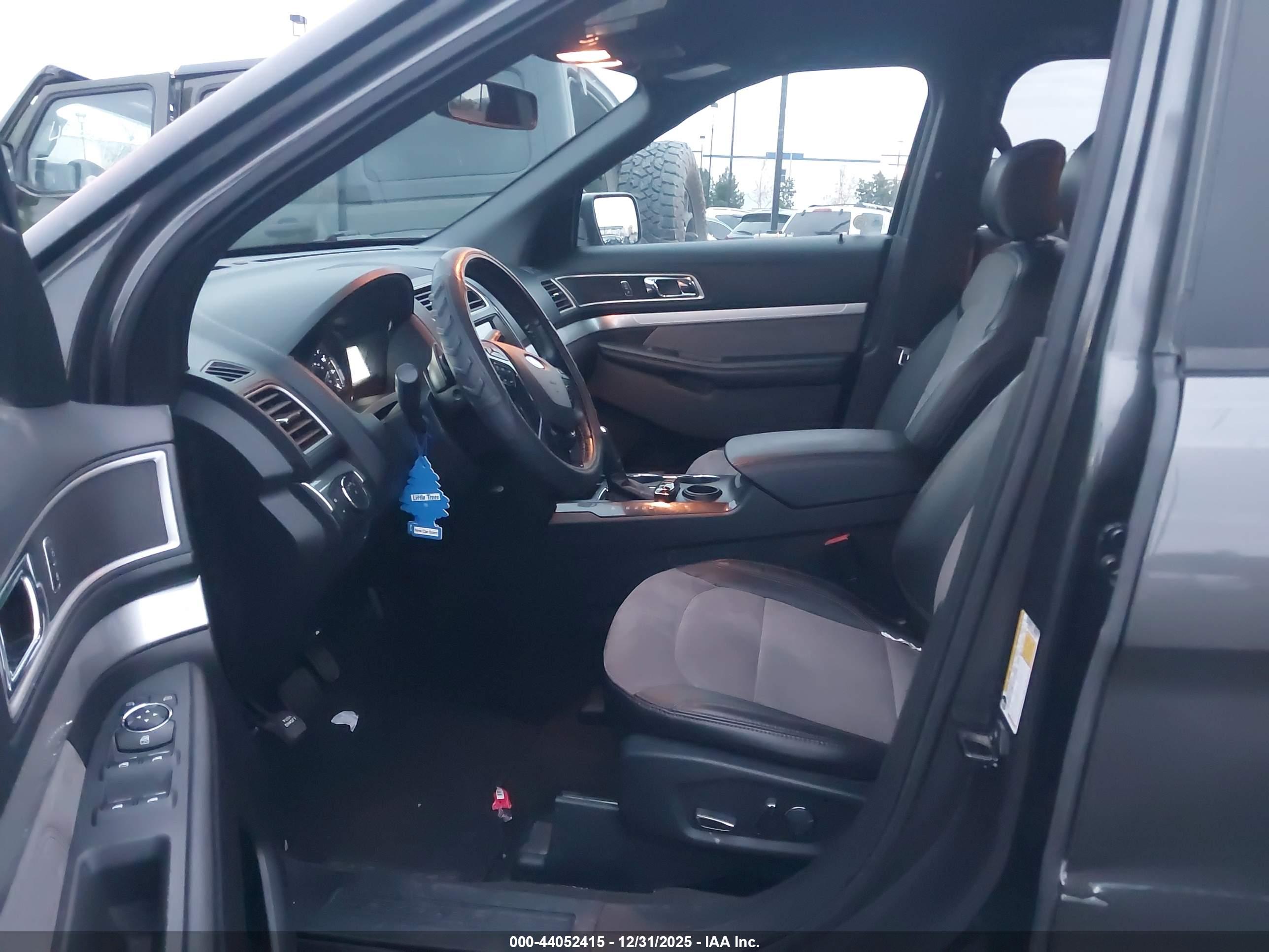 FORD EXPLORER image 5