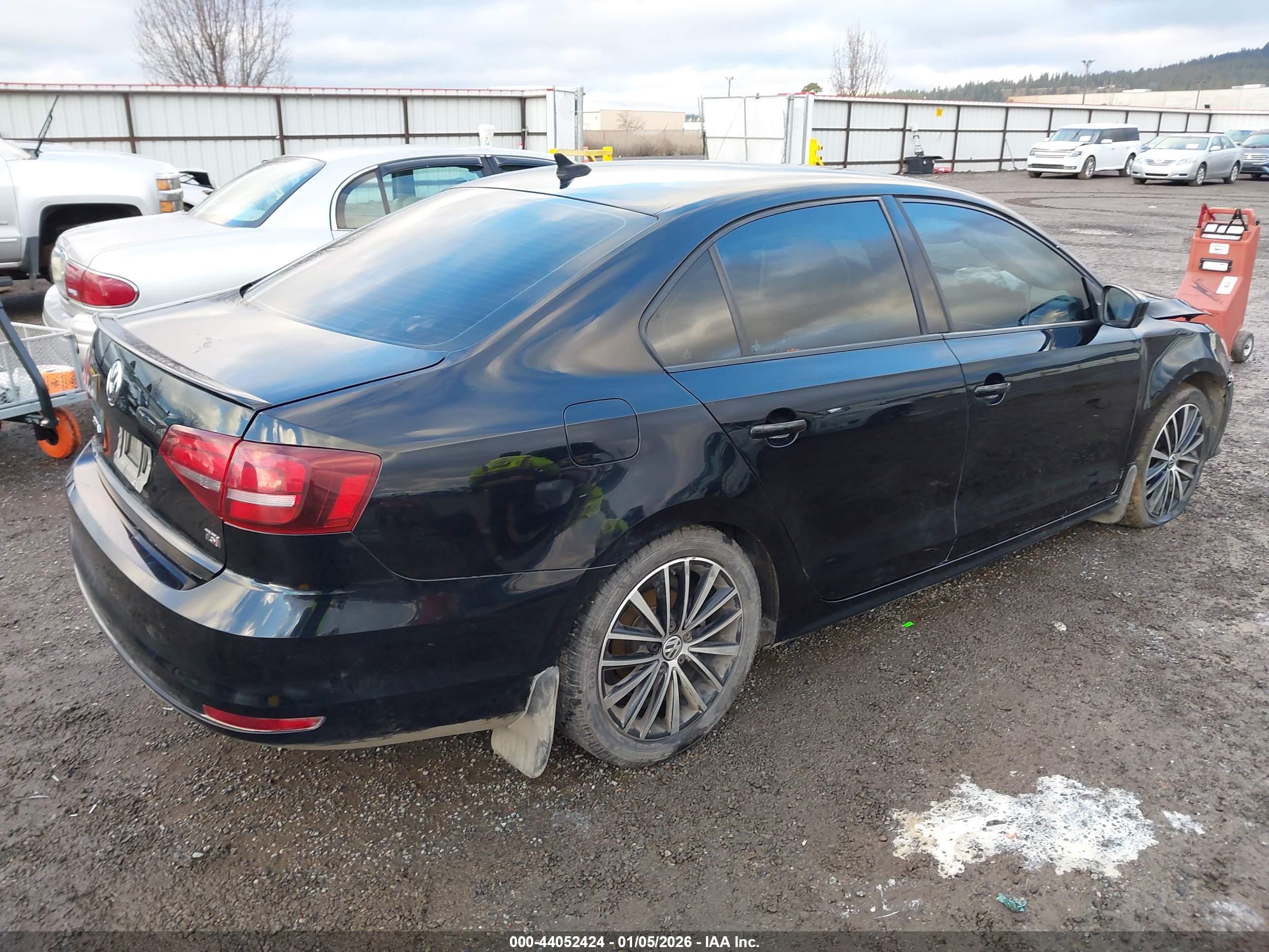 VOLKSWAGEN JETTA image 4