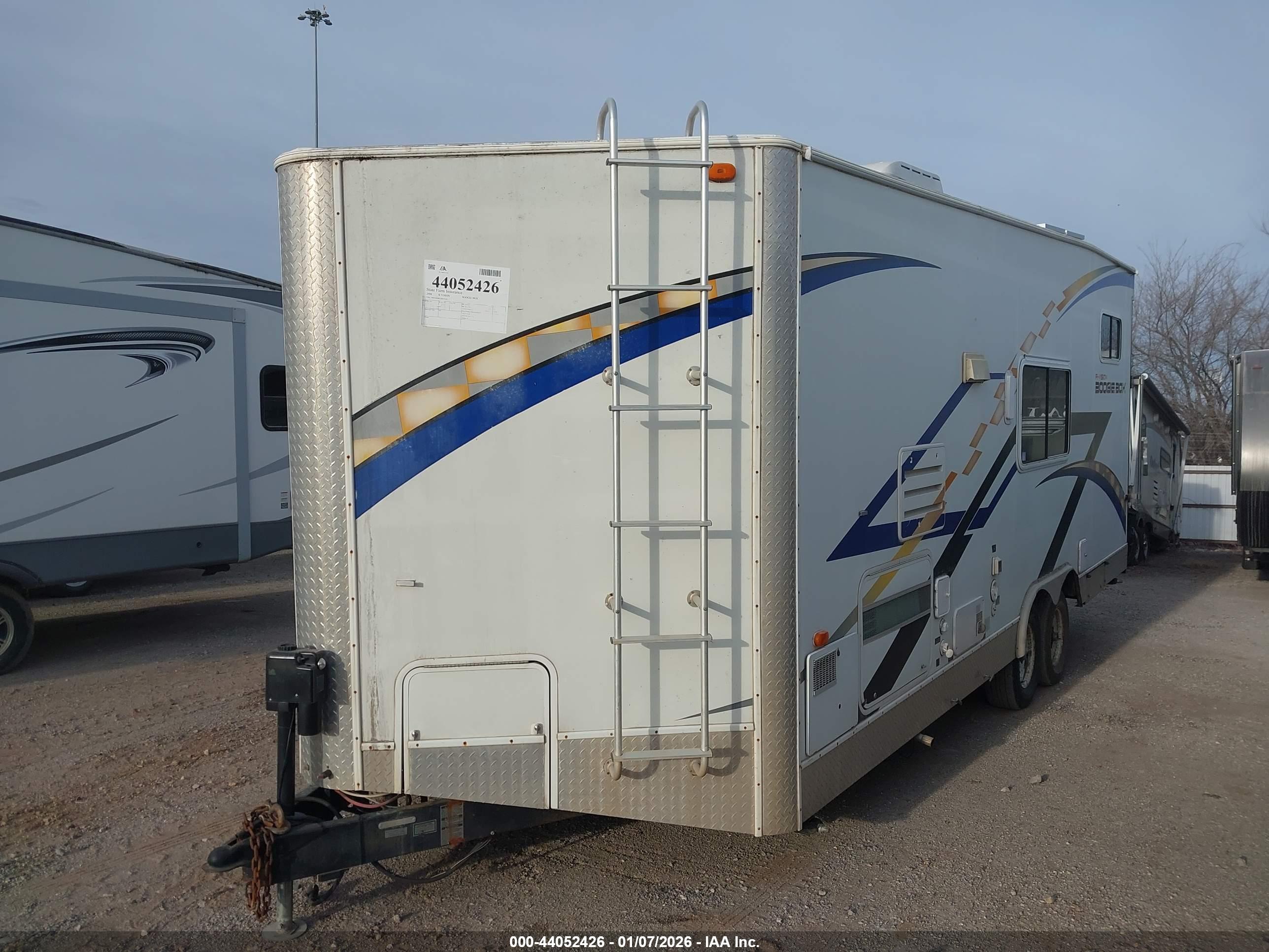 TRAILER R-VISION image 2
