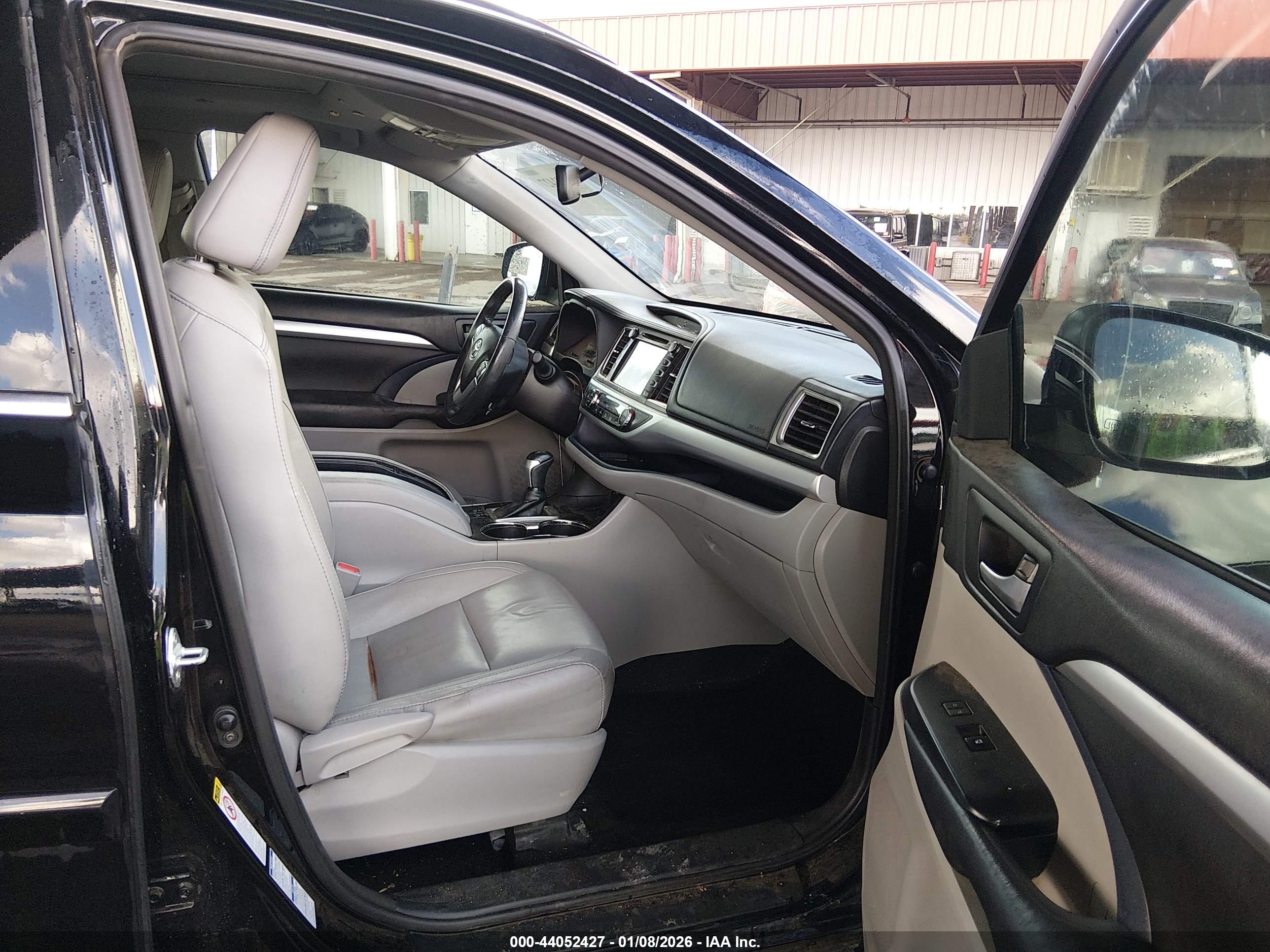 TOYOTA HIGHLANDER image 5