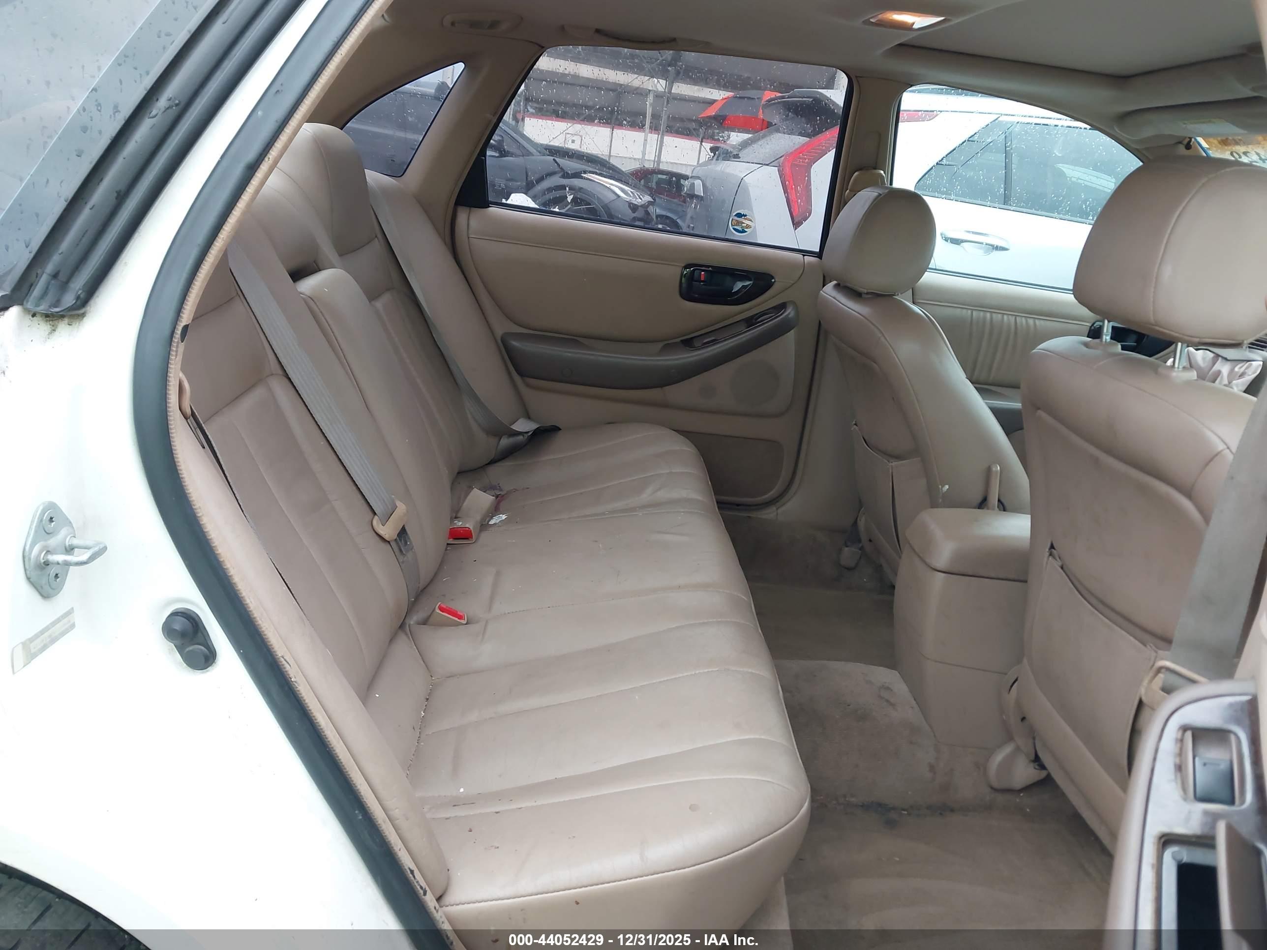 TOYOTA AVALON image 8